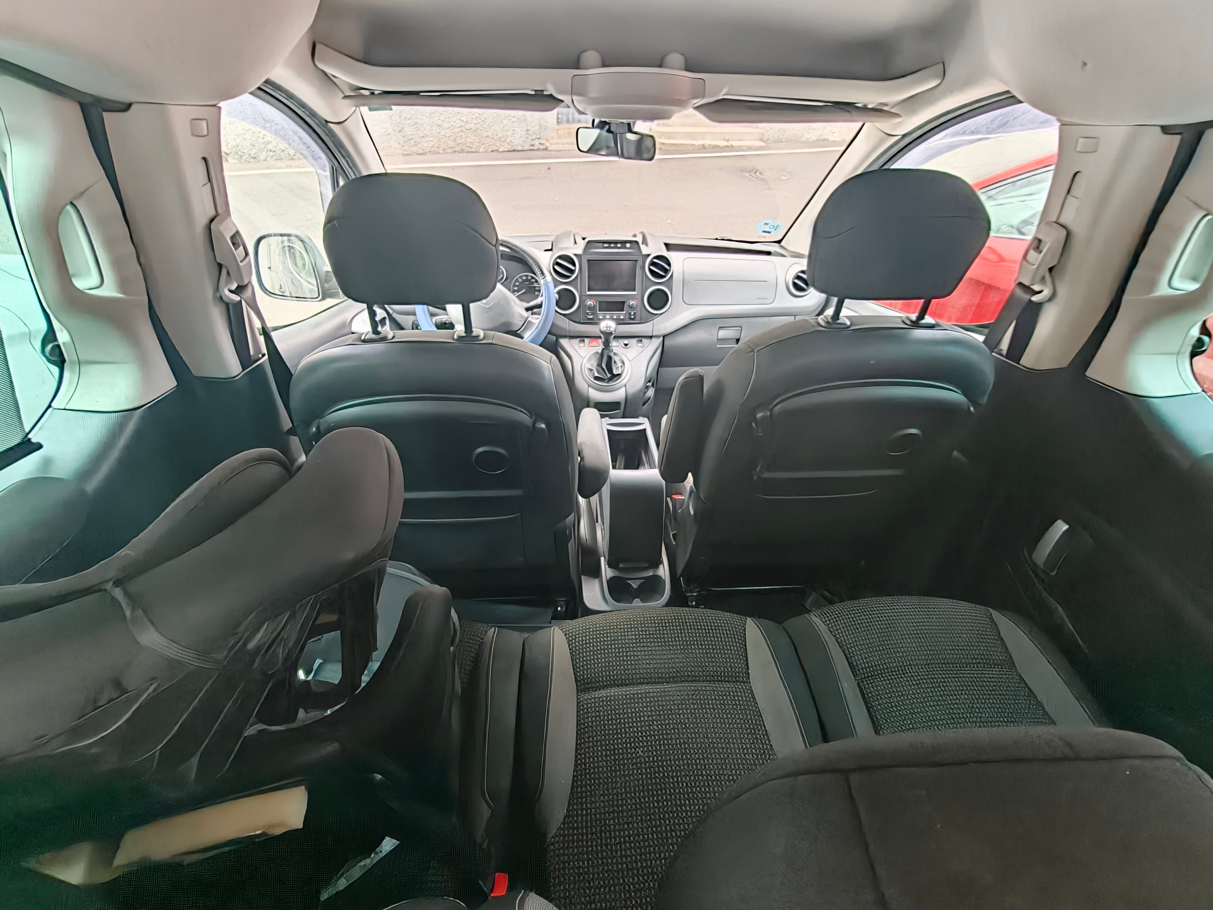 Peugeot Partner Tepee con Puertos de carga USB
