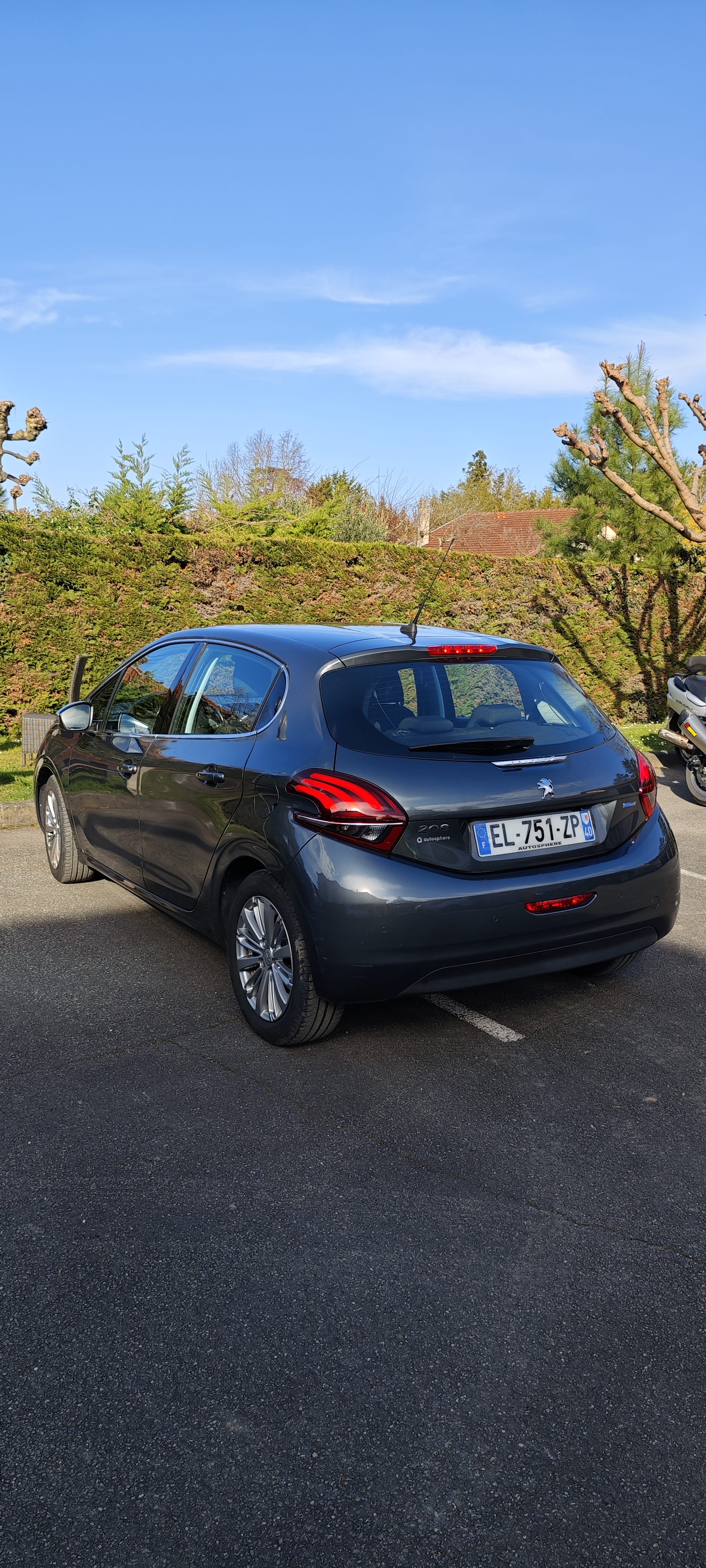 Peugeot 208 avec GPS