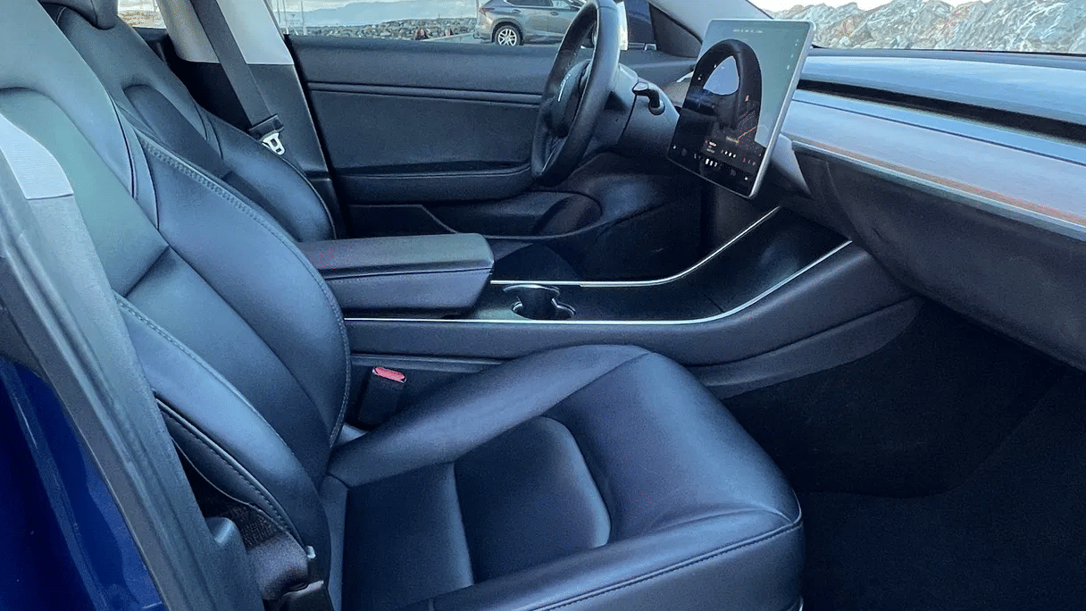 Tesla Model 3 Long Range avec GPS