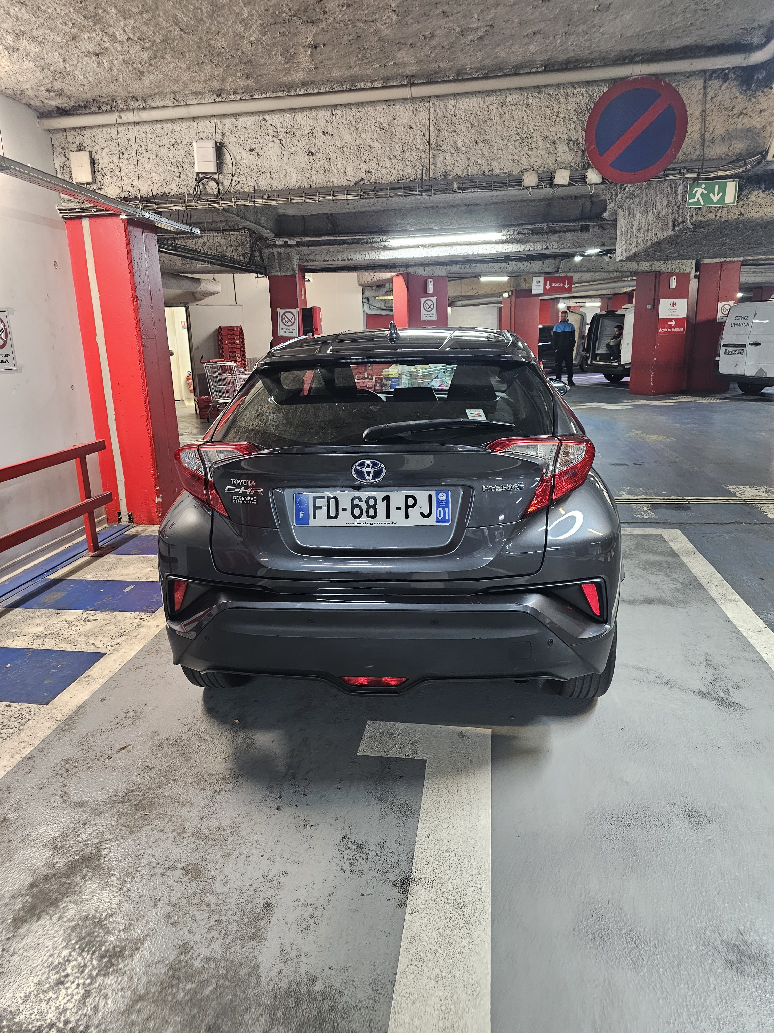 Toyota C-HR Hybrid avec Apple CarPlay
