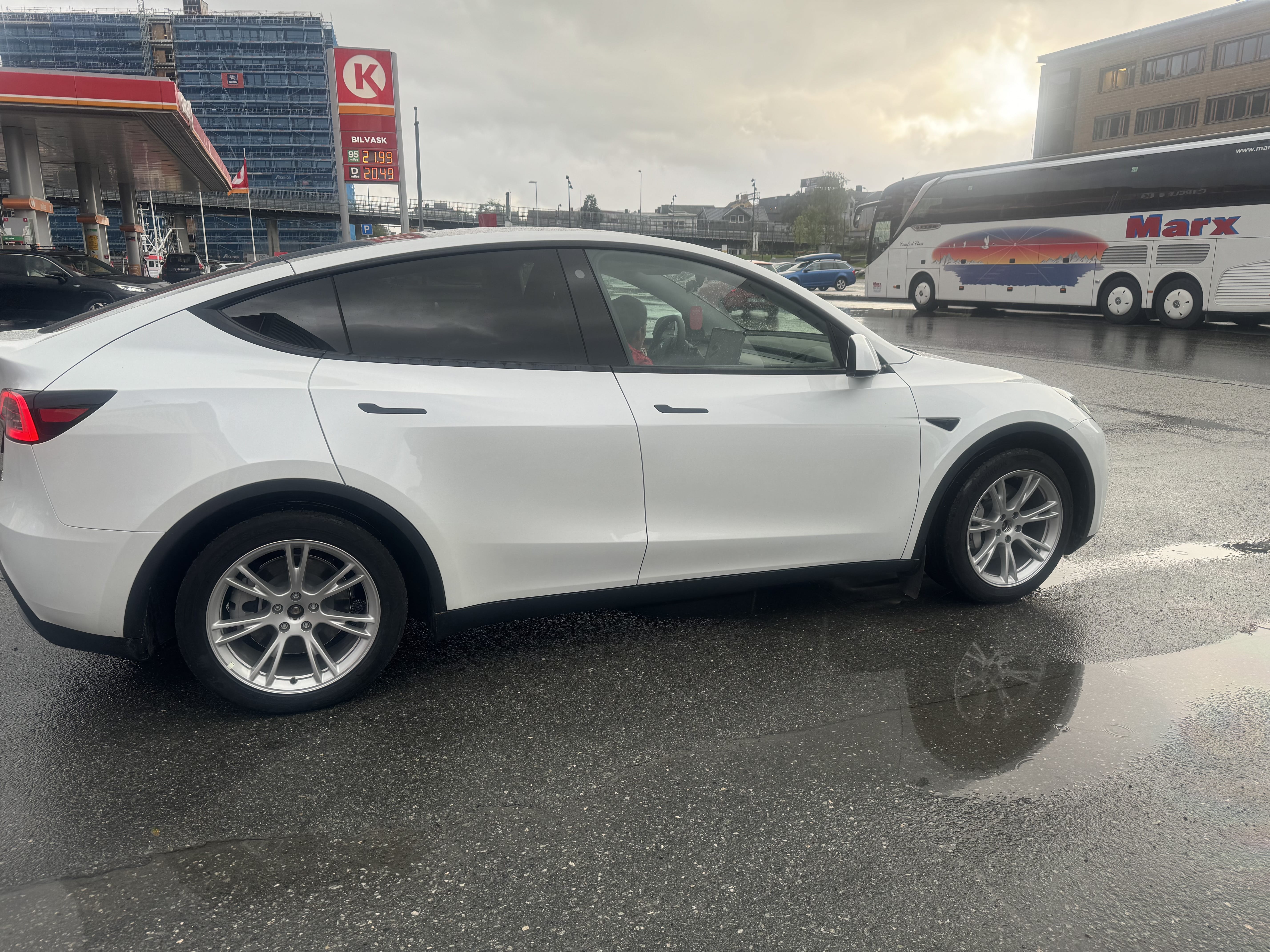 Tesla Model Y Long Range, 2024, Elektro, Automatik