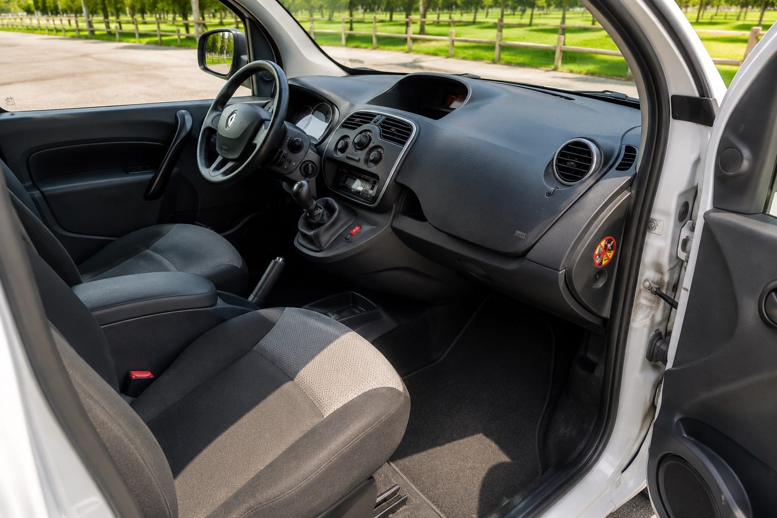 Renault Kangoo Fourgon avec Autoradio