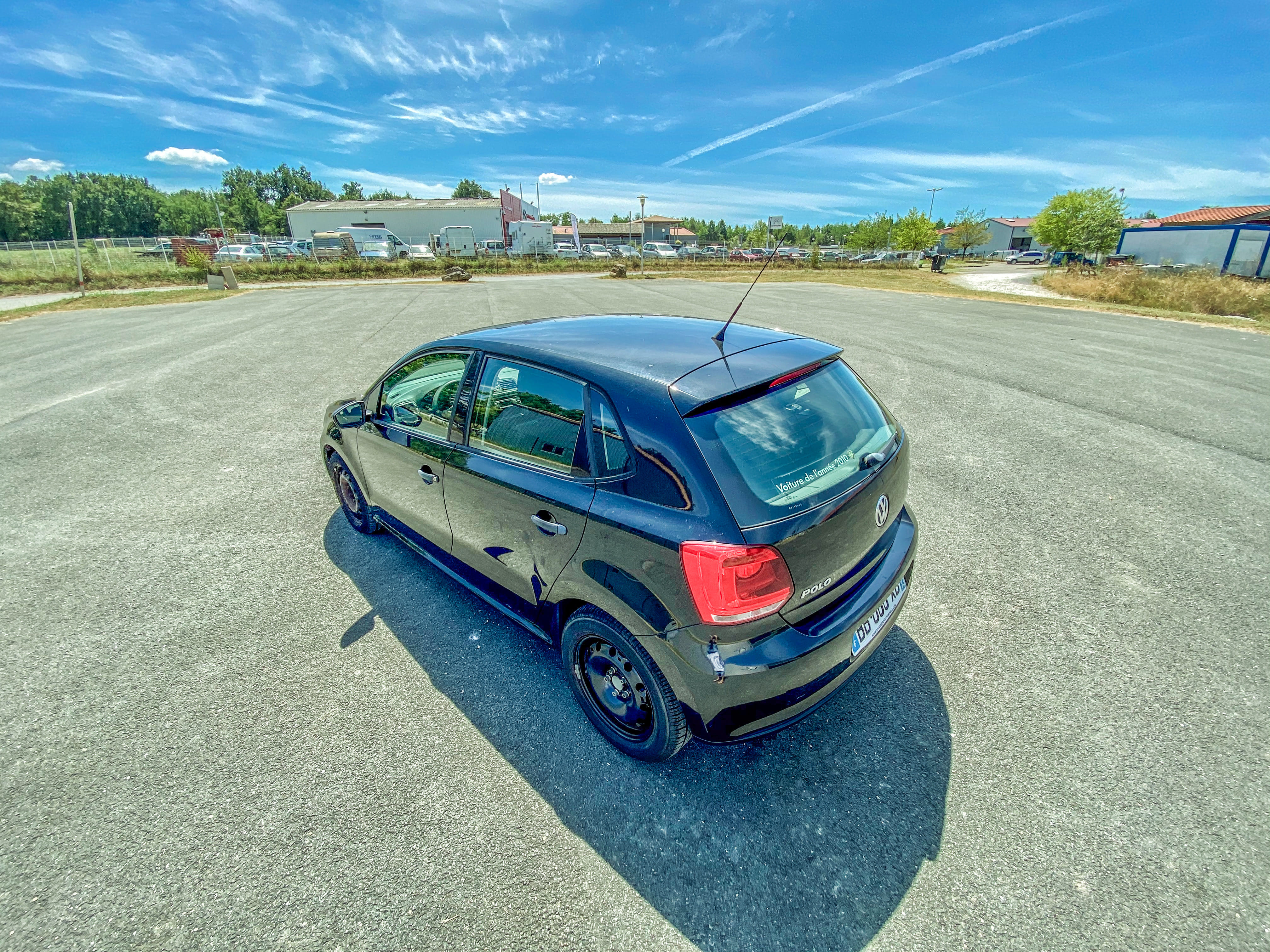 Volkswagen Polo  Louez la Volkswagen Polo Essence – Confort, Économie et Polyvalence ! avec Climatisation