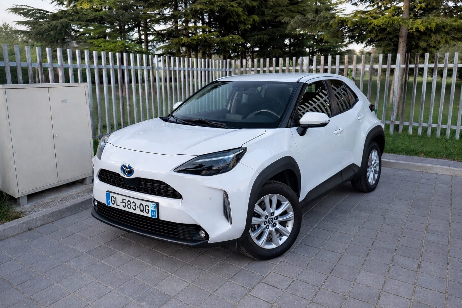 Toyota Yaris Cross Hybrid, 2023, Essence 95 / Électrique (hybride), automatique
