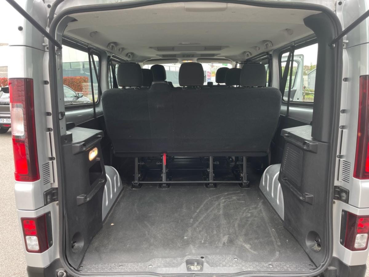 Renault Trafic Passenger avec Pneus neige