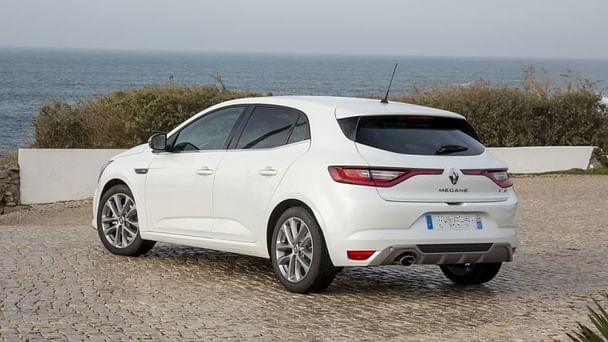 Renault Mégane IV Grand Confort : Parking de la Gare St Roch avec Régulateur de vitesse