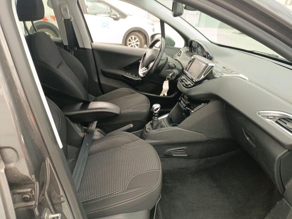 Peugeot 208 avec Régulateur de vitesse