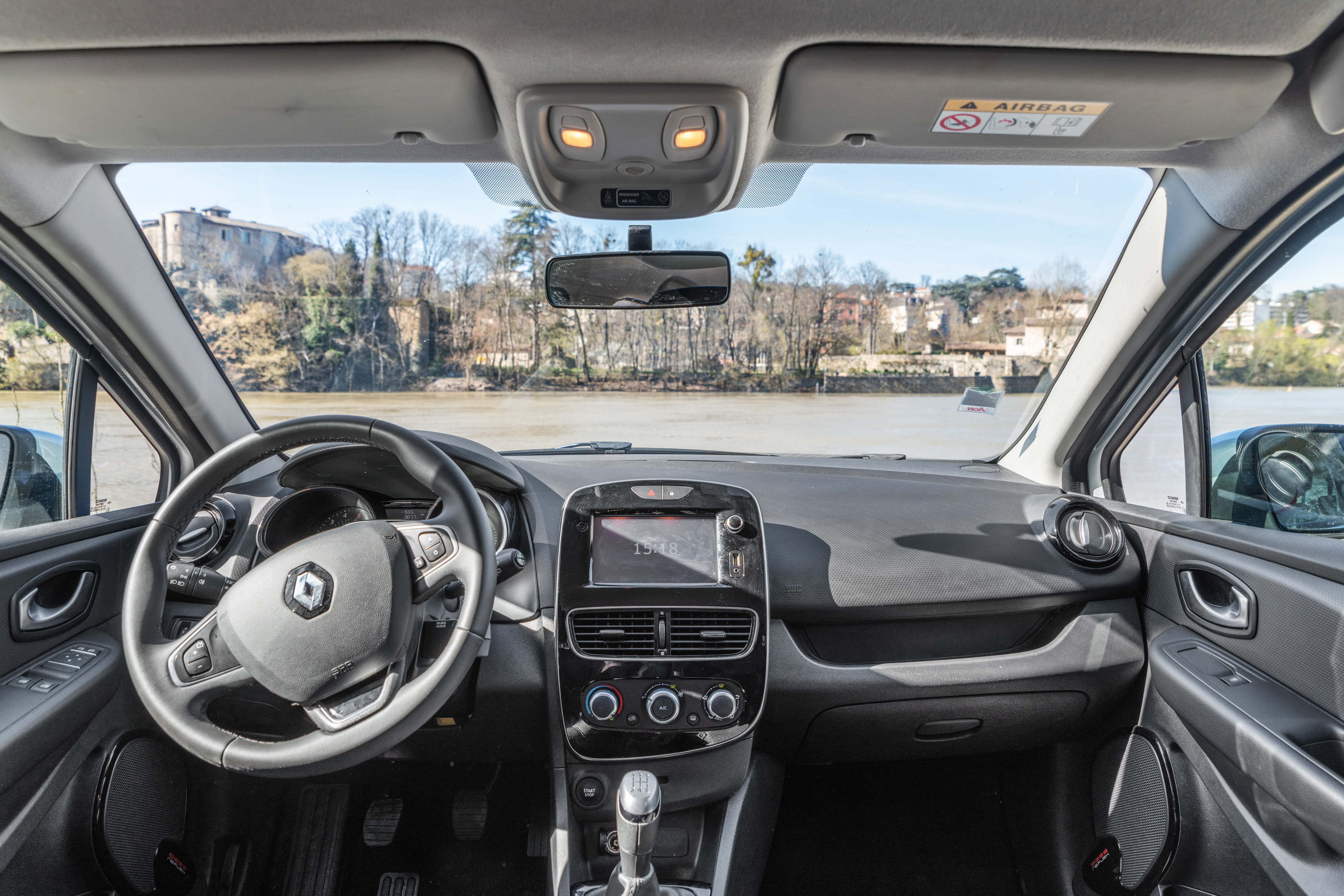 Renault Clio  • Lyon / Part-Dieu avec Audio Bluetooth