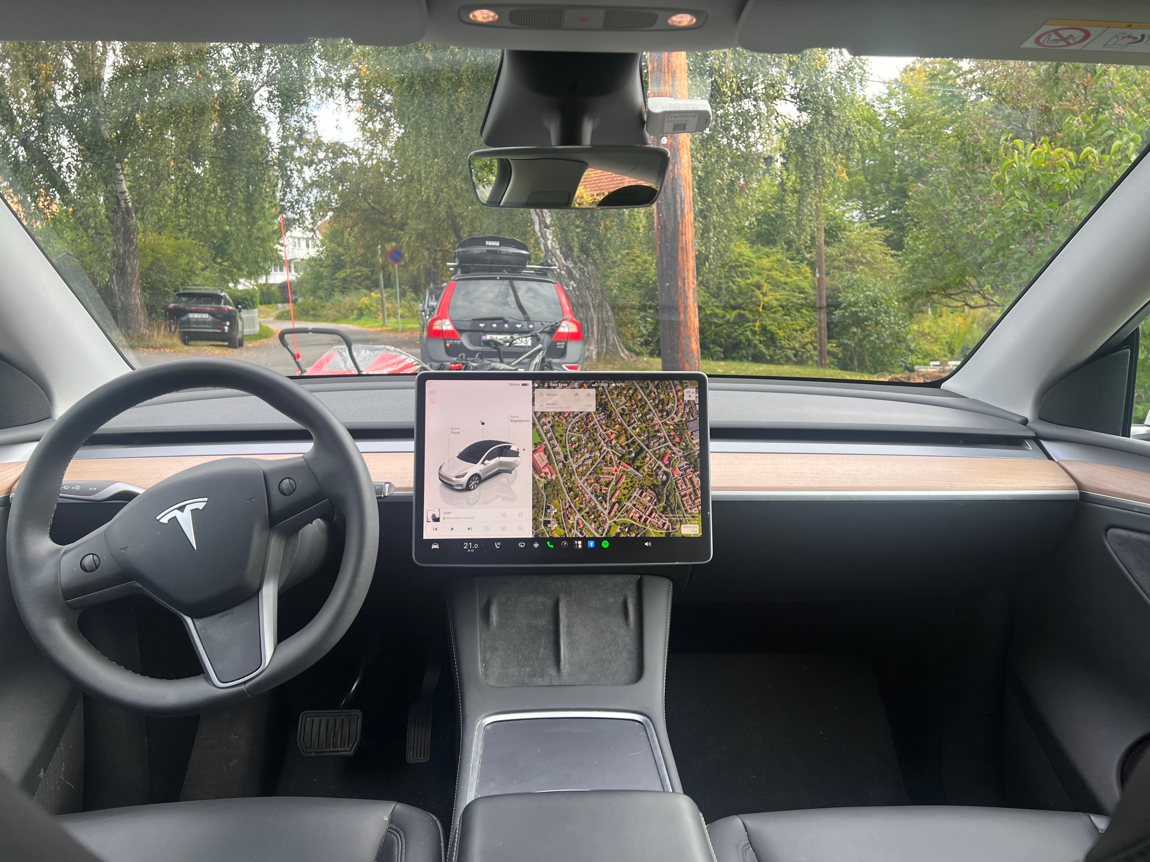Tesla Model Y Long Range med GPS