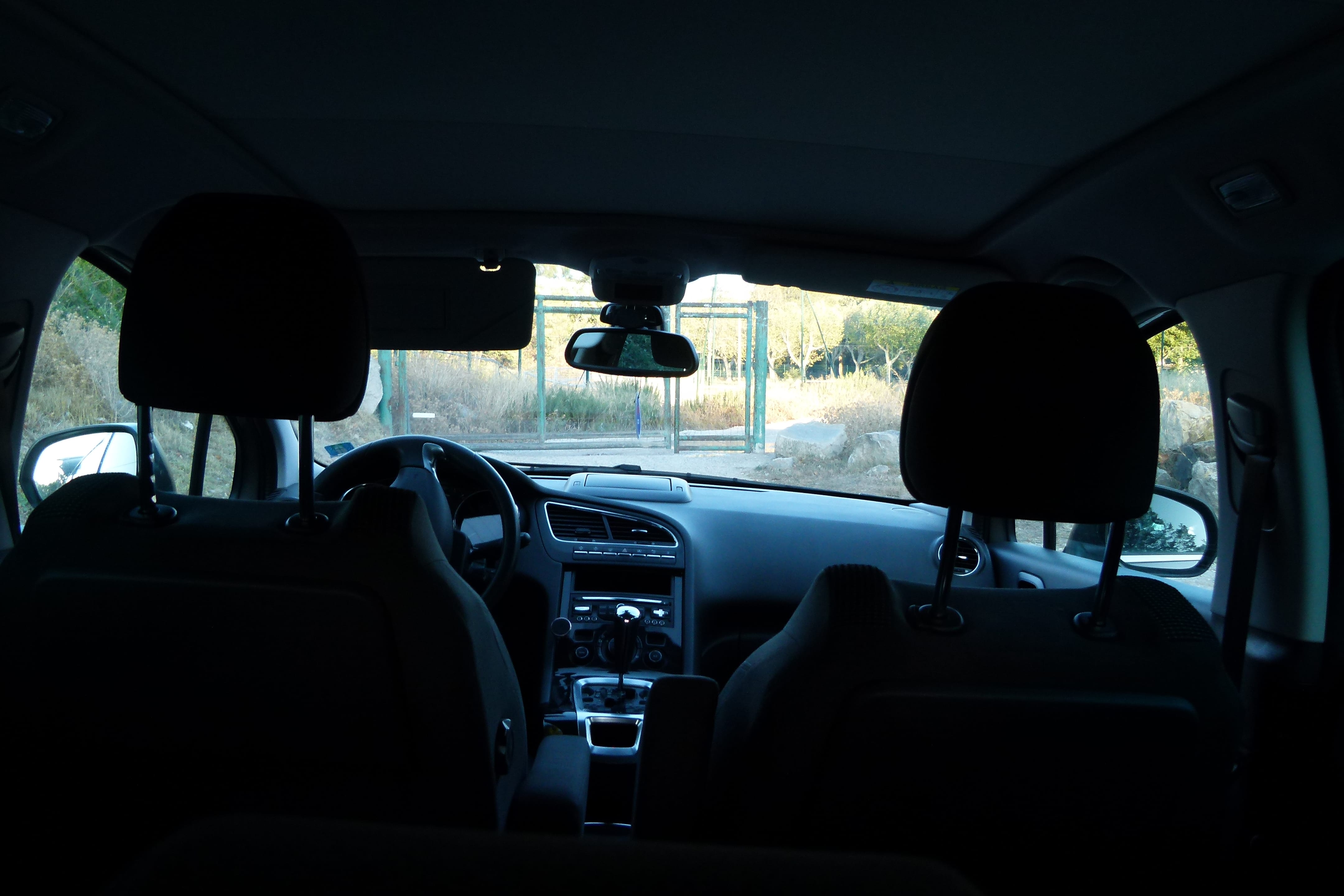 Peugeot 5008 avec GPS