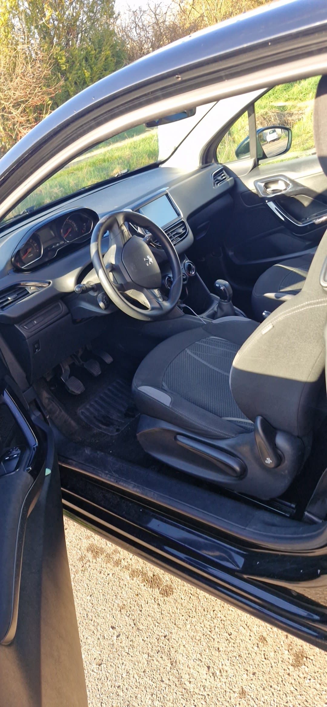 Peugeot 208 avec Apple CarPlay