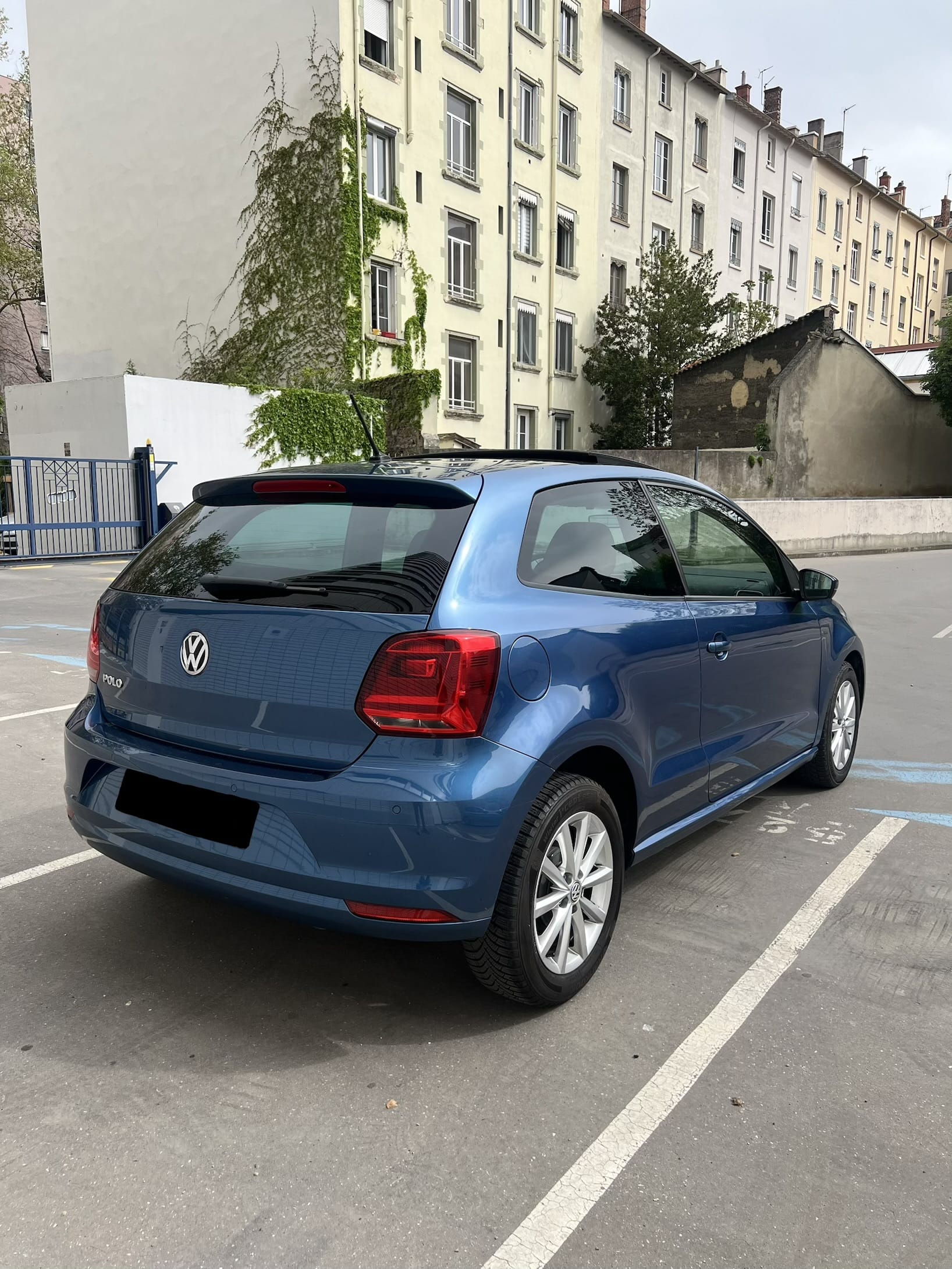 Volkswagen Polo avec Autoradio