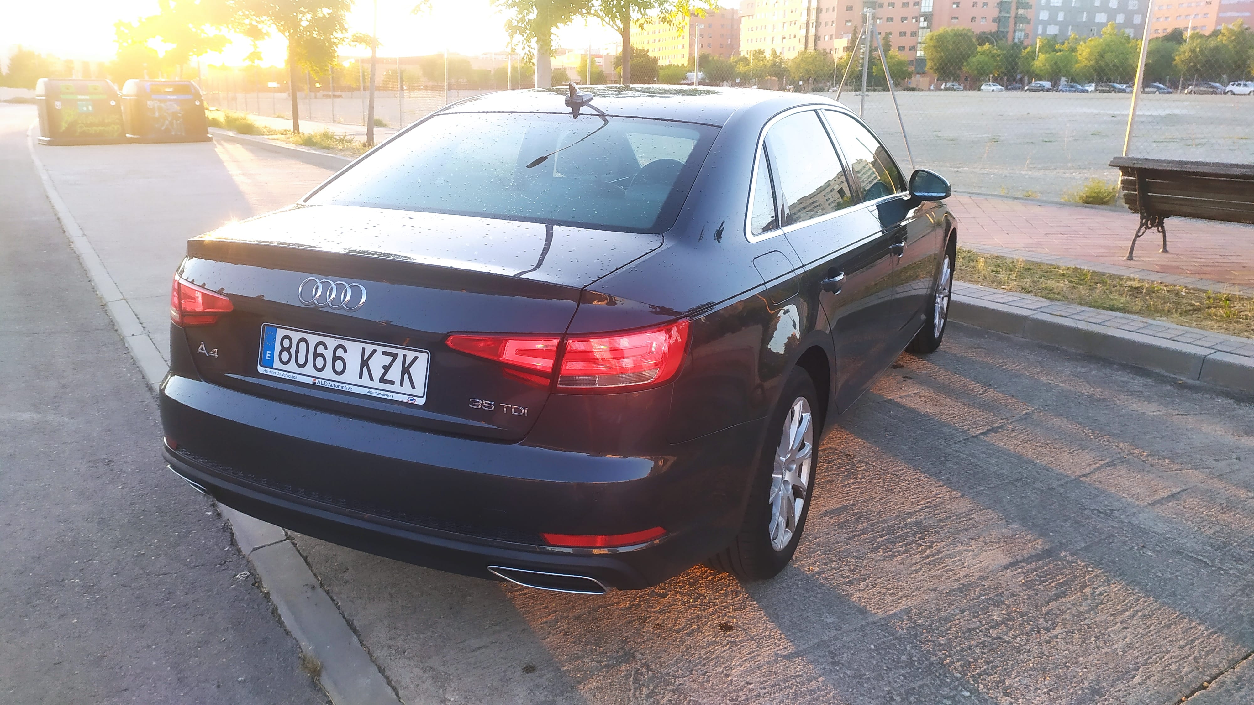 Audi A4 2.0 S-Tronic Limousine con Control de velocidad