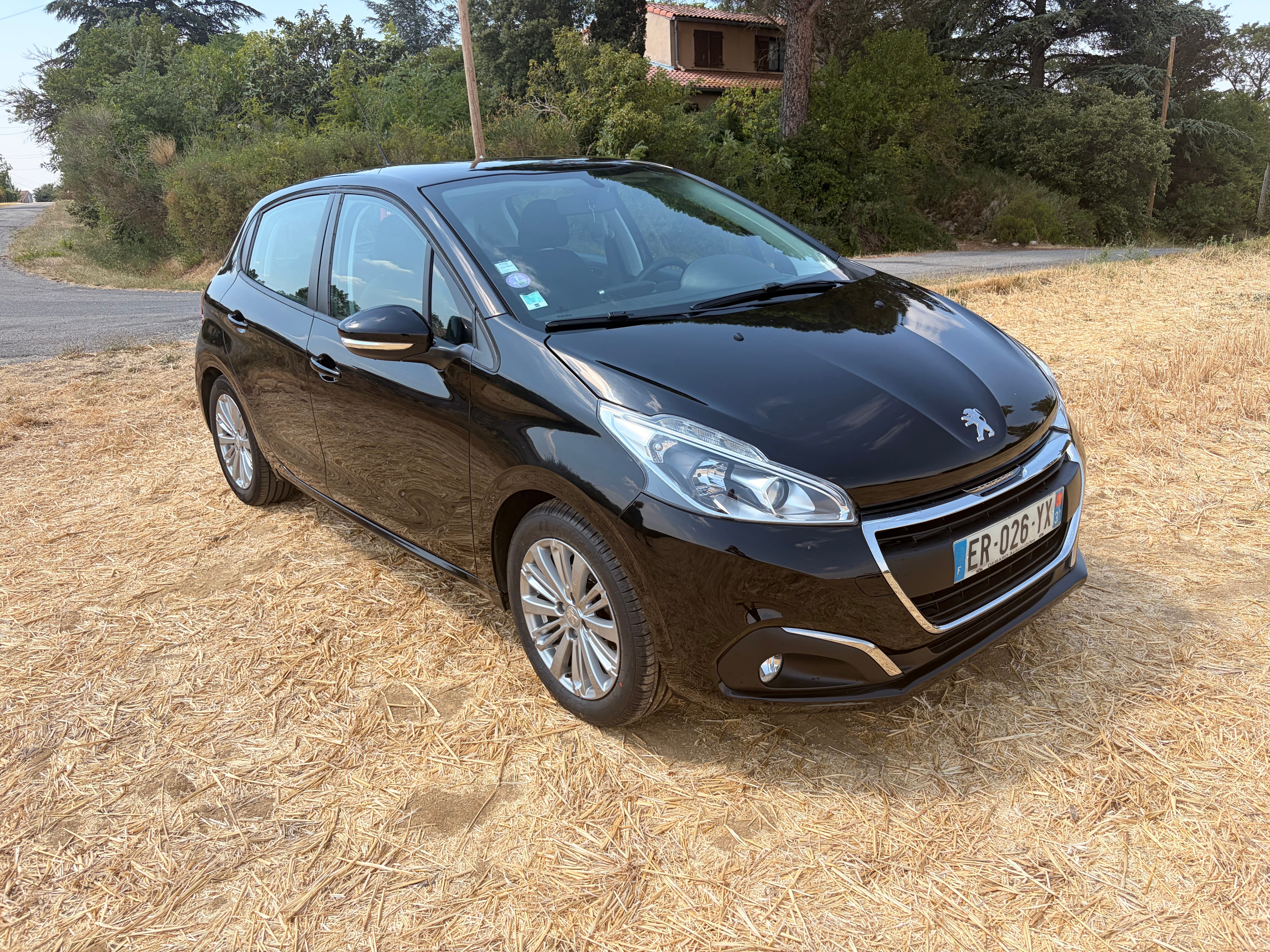 Peugeot 208 avec Autoradio