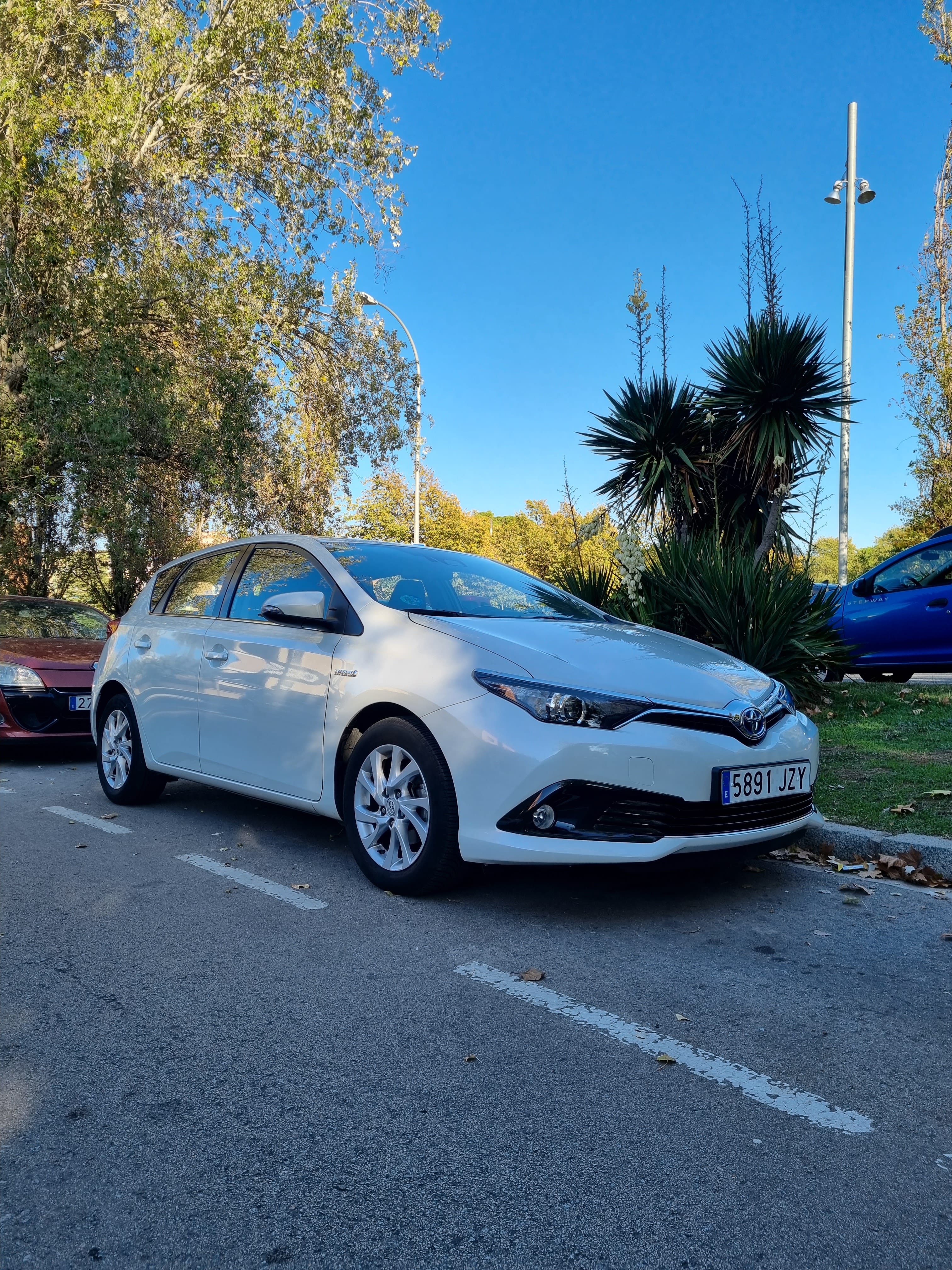 Toyota Auris Híbrido, 2017, Gasolina 95 / Eléctrico (híbrido), Automático