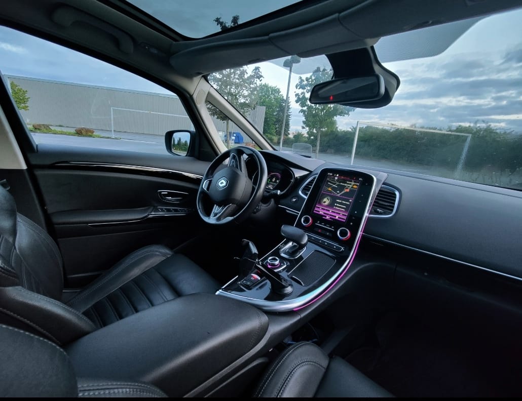 Renault Espace with Cruise control