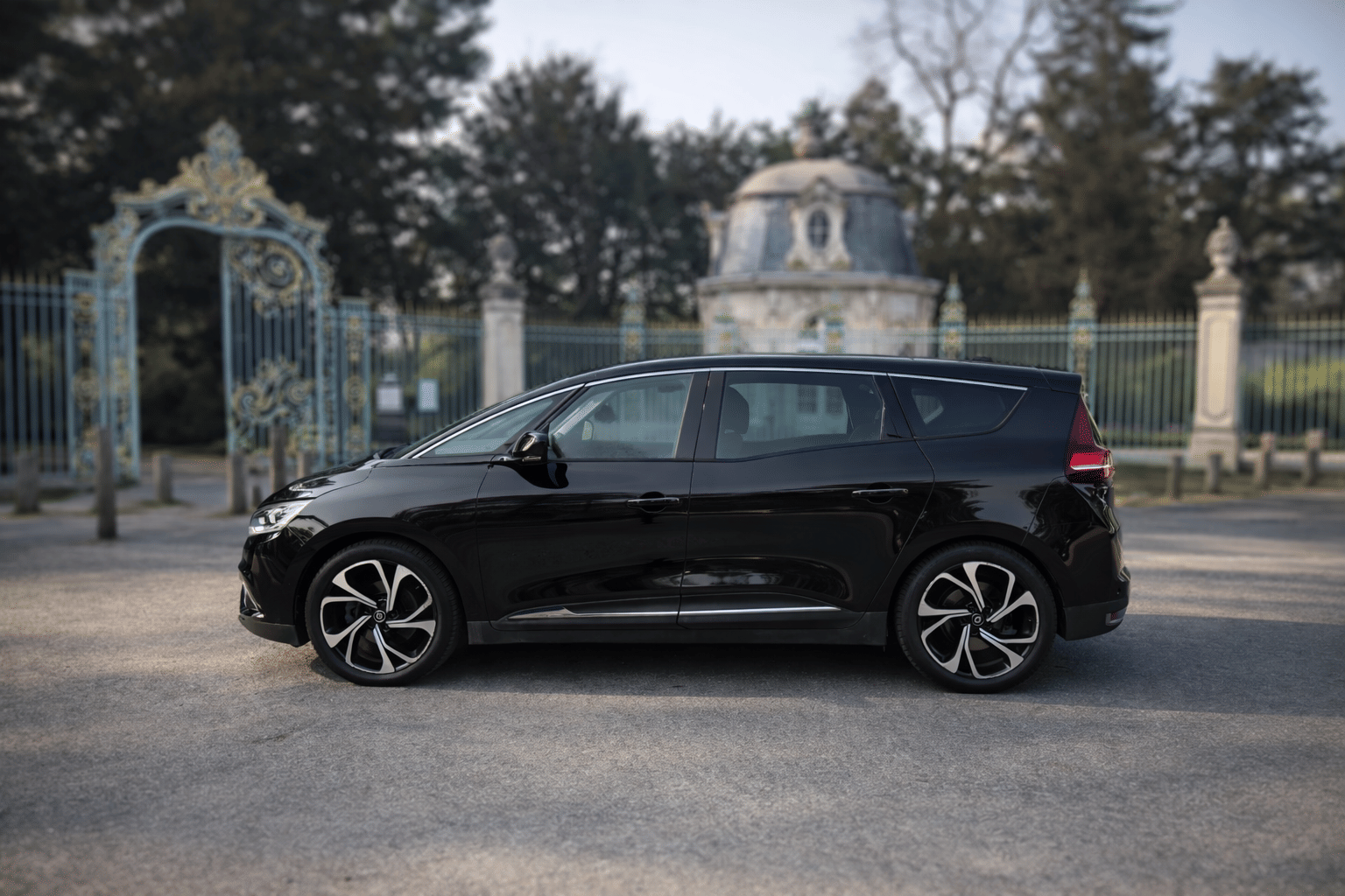 Renault Grand Scenic 140 Intens EDC7 mit Klimaanlage