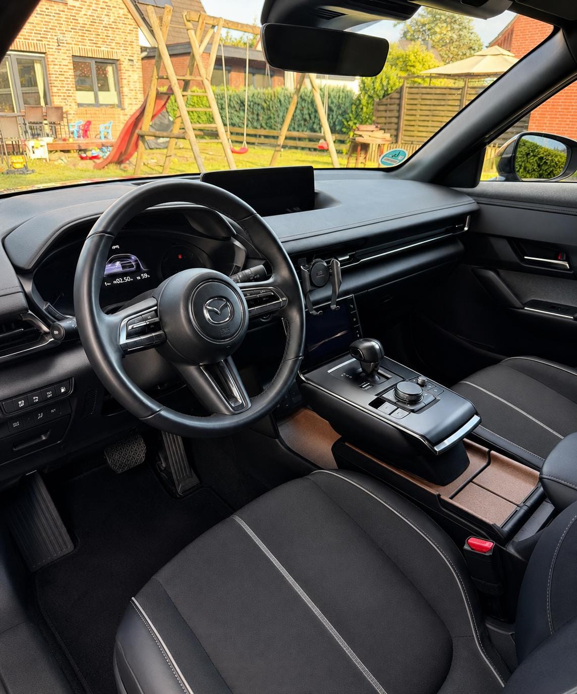 Mazda MX-30 Hybrid con GPS