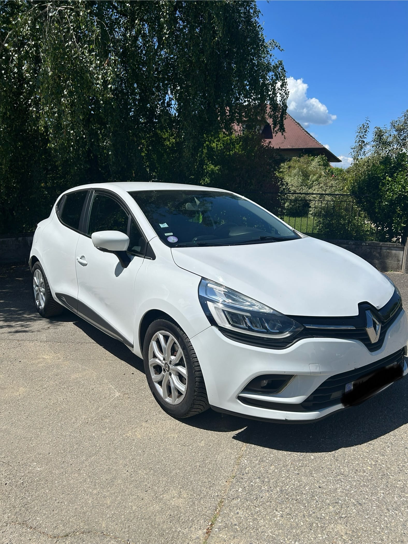 Renault Clio avec Siège bébé