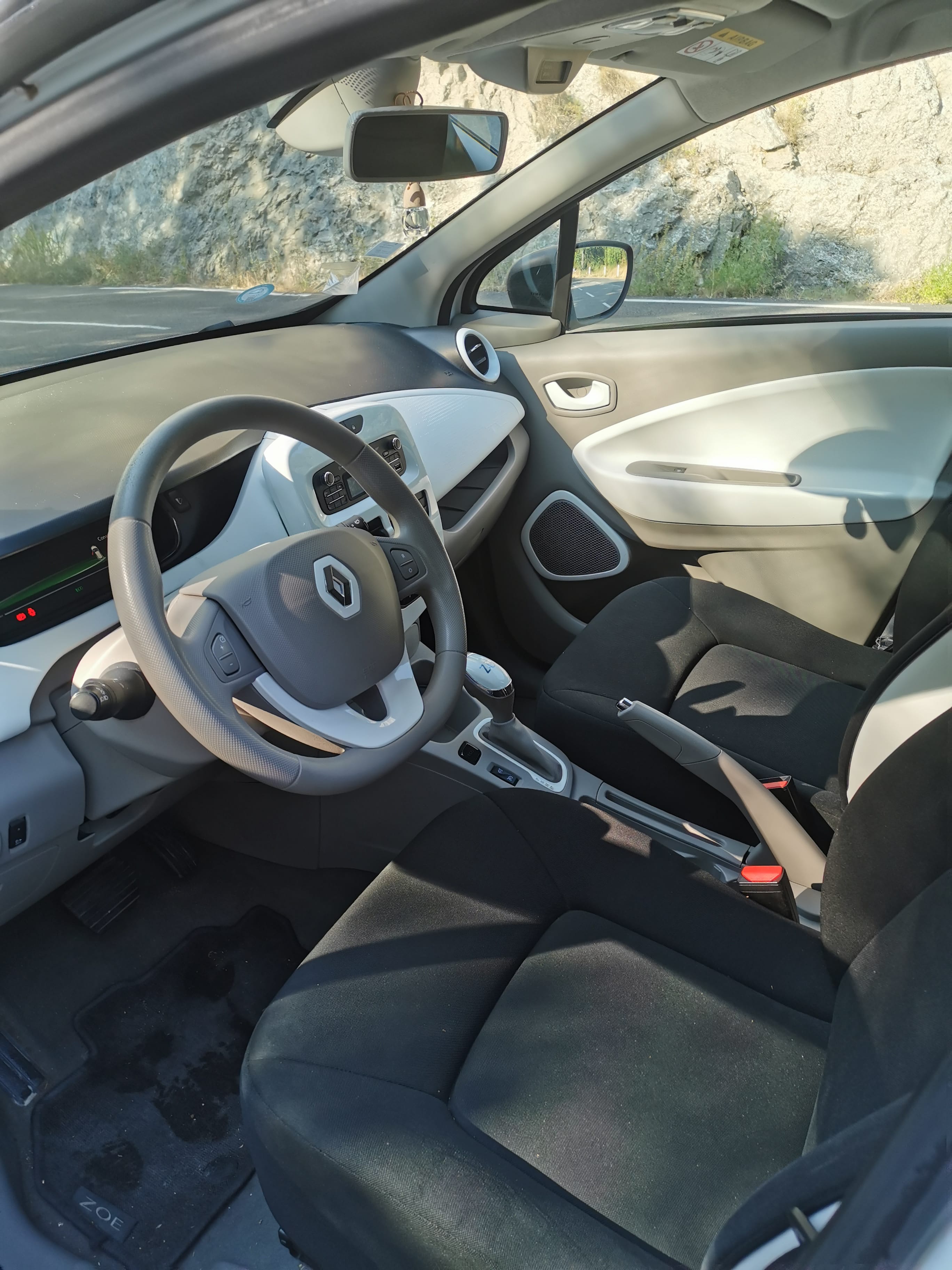 Renault ZOE with Car radio
