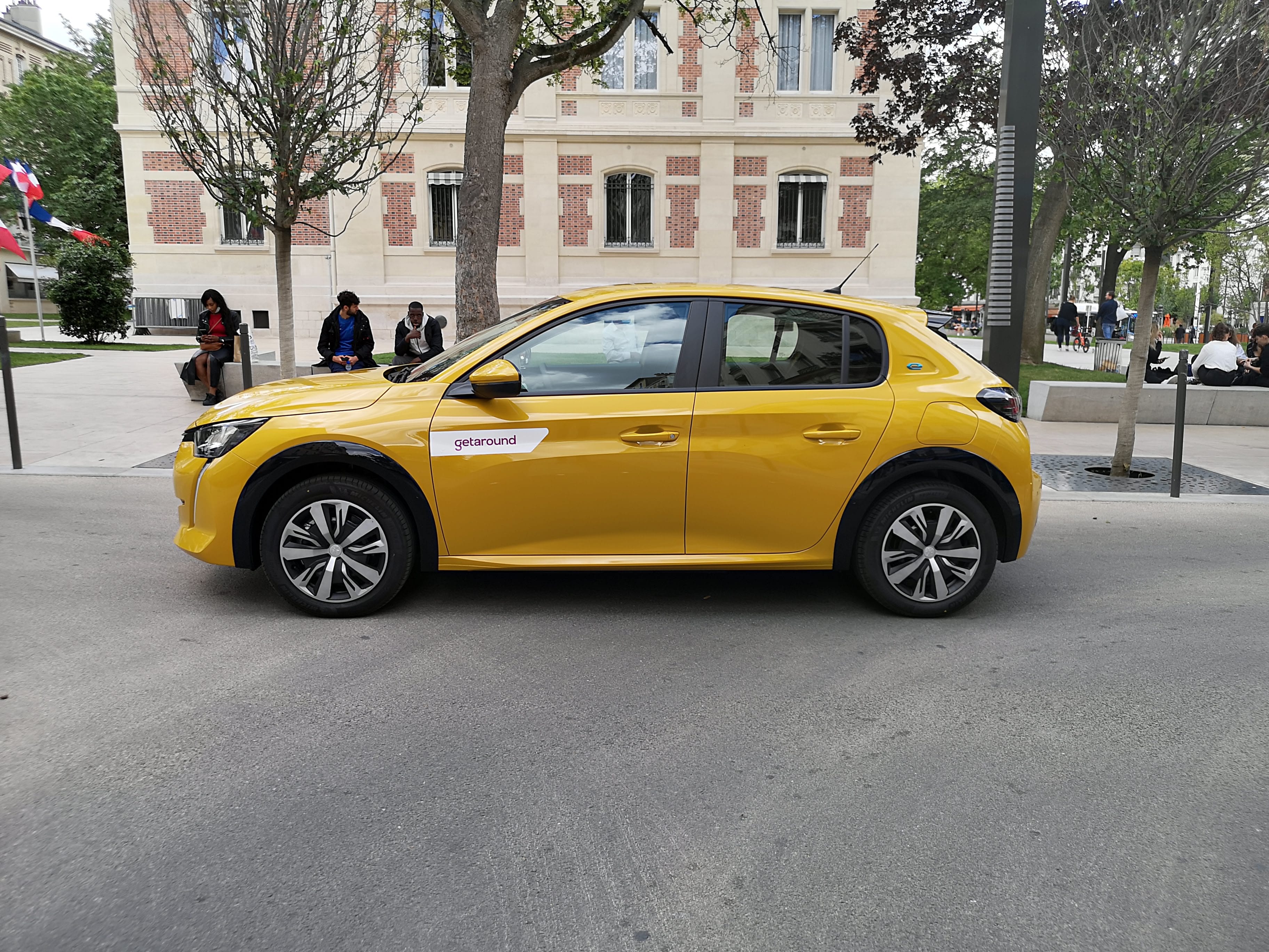 Peugeot e-208 Style 100% électrique avec Climatisation