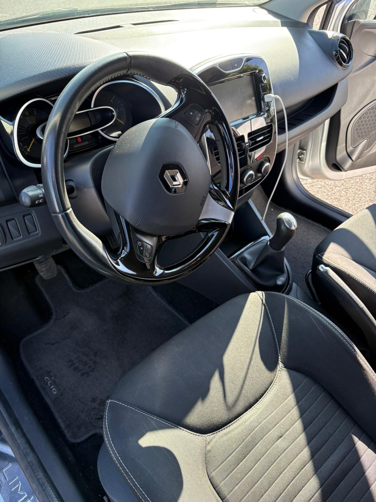 Renault Clio Estate avec Entrée audio / iPod