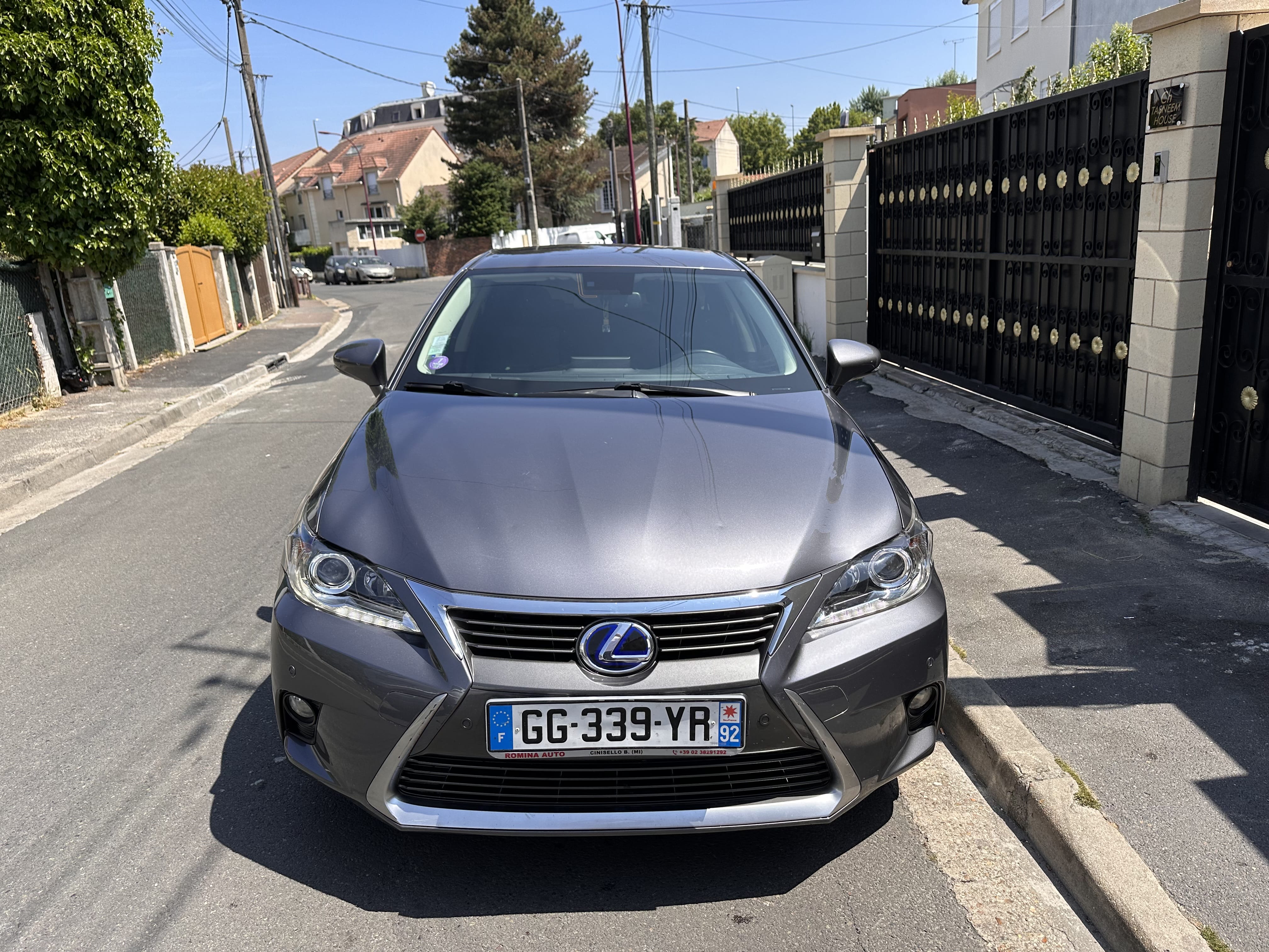 Lexus CT 200h, 2015, Essence 98 / Électrique (hybride), automatique