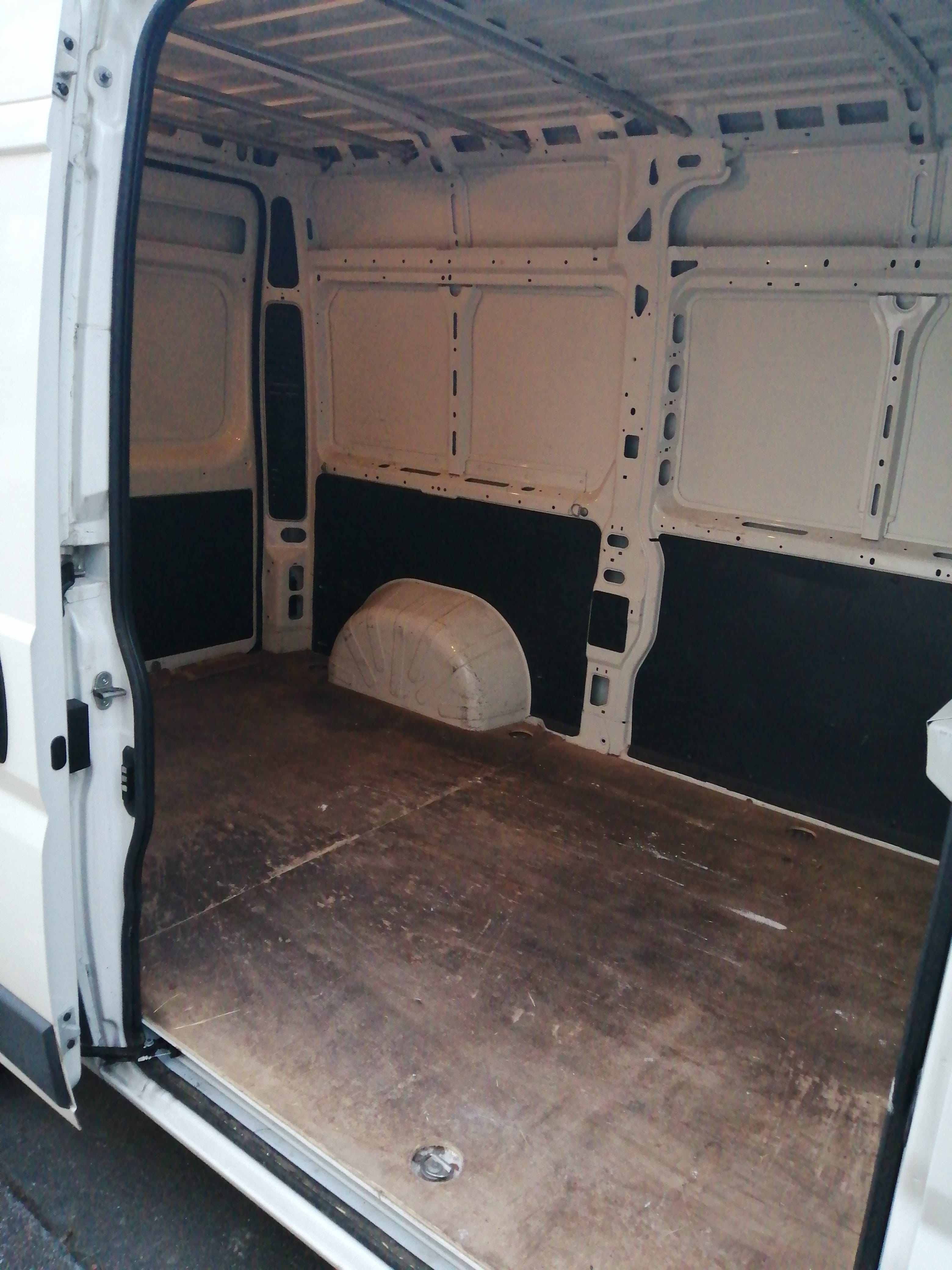 Peugeot Boxer 2.2 HDI Pack confort avec Entrée audio / iPod