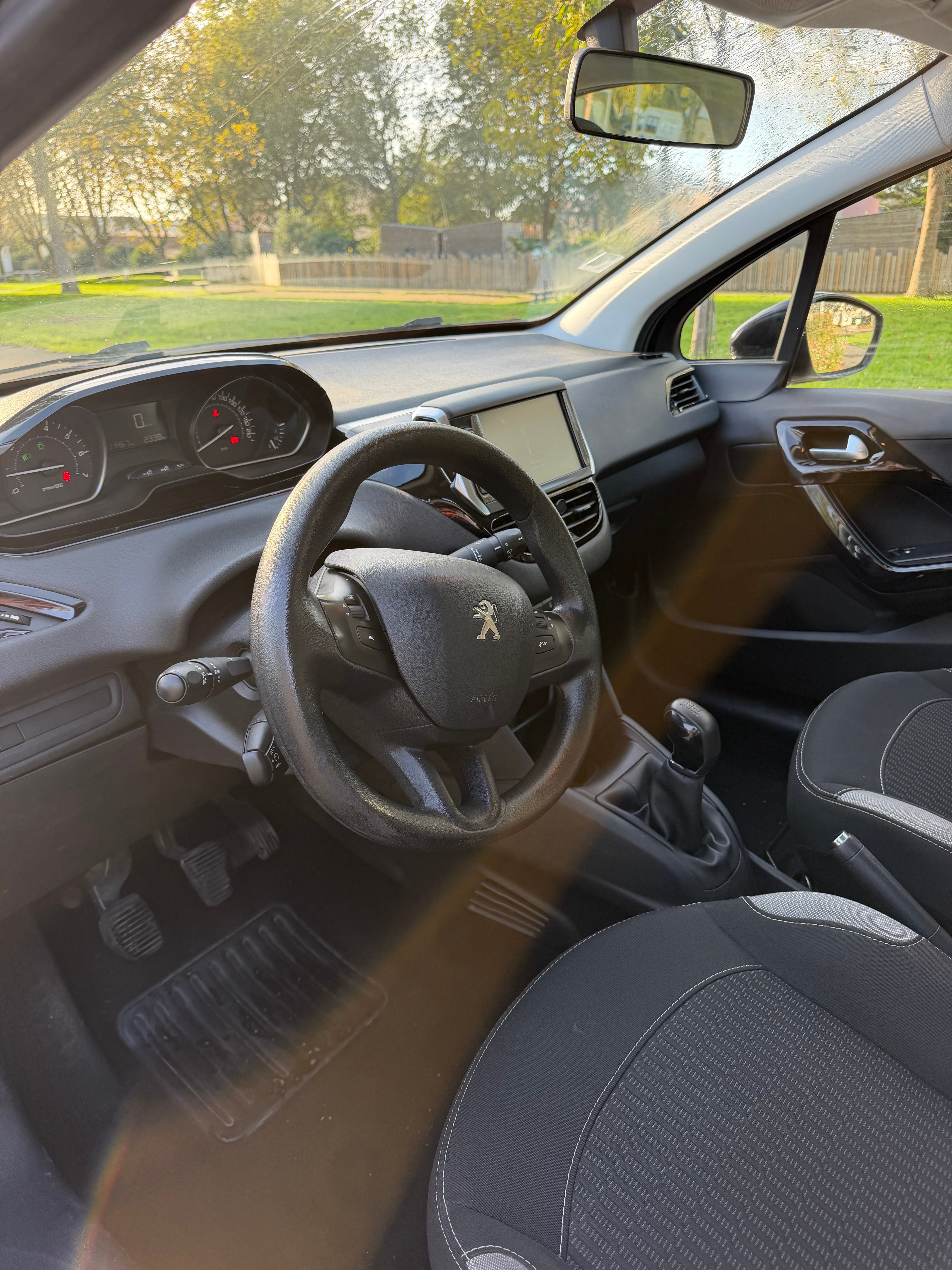 Peugeot 208 avec Siège bébé