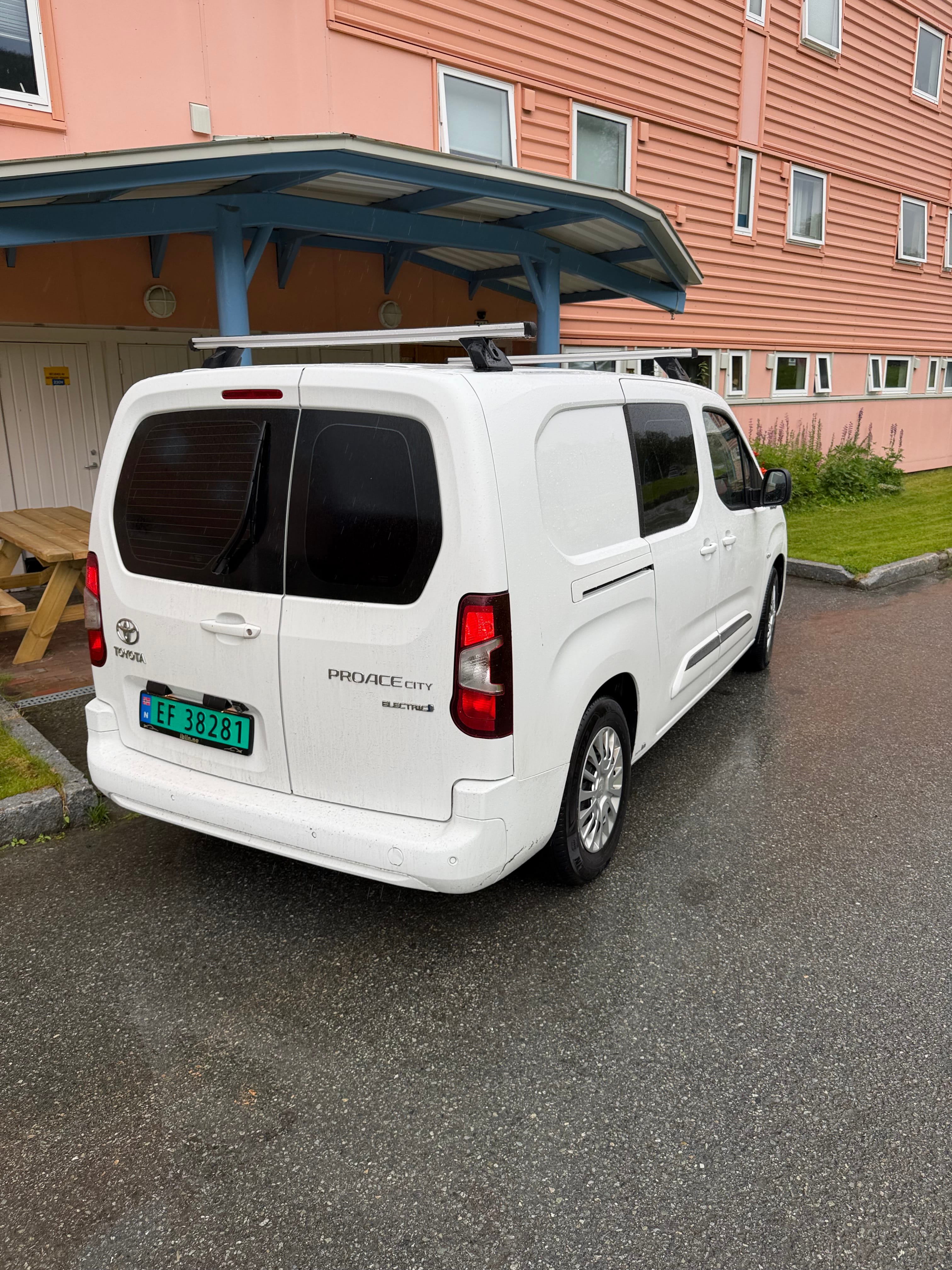 Toyota Proace City Electric 270km med Ryggekamera