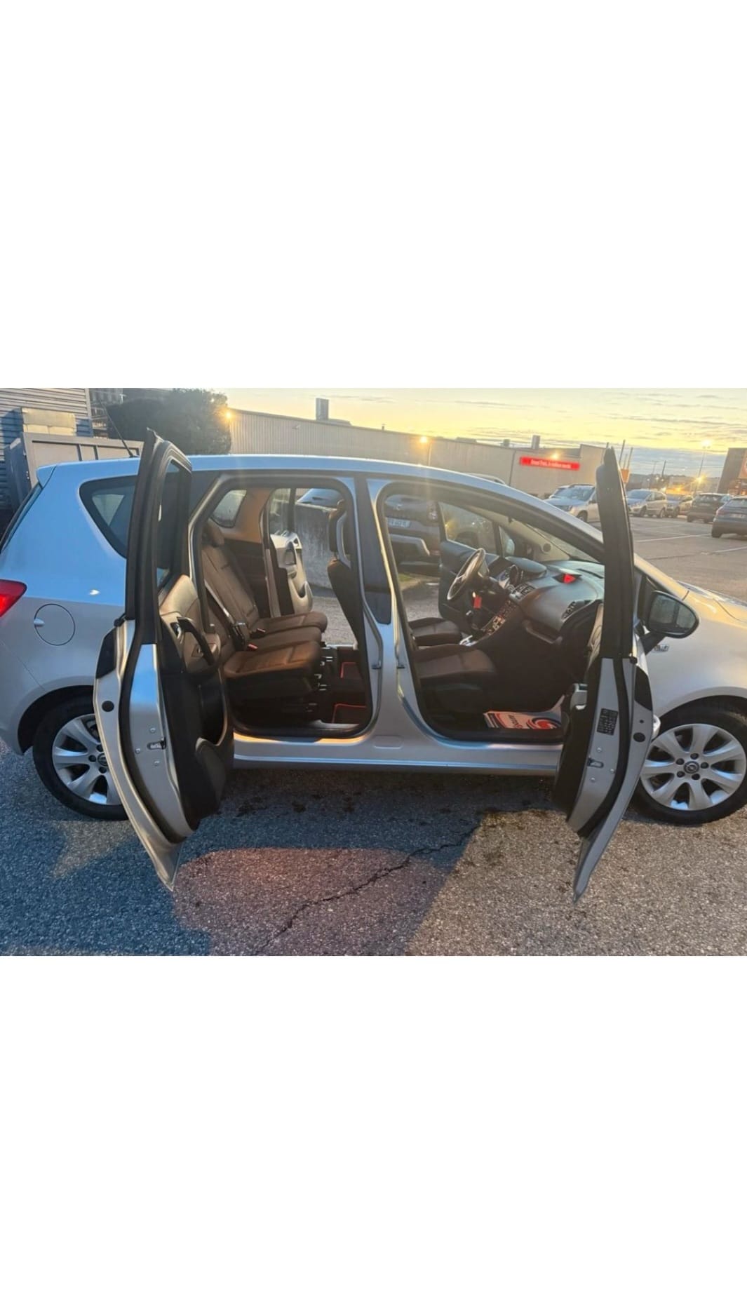 Opel Meriva 1.4 turbo 120 ch essence. avec Climatisation