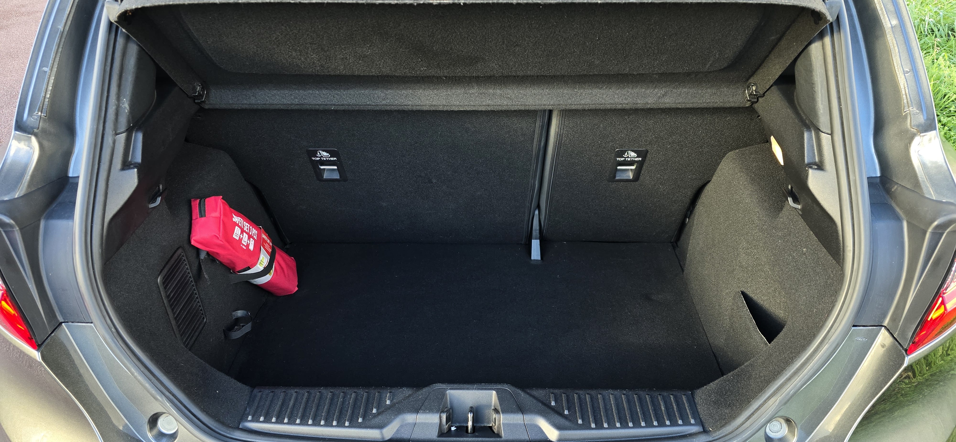 Peugeot 208 avec Entrée audio / iPod