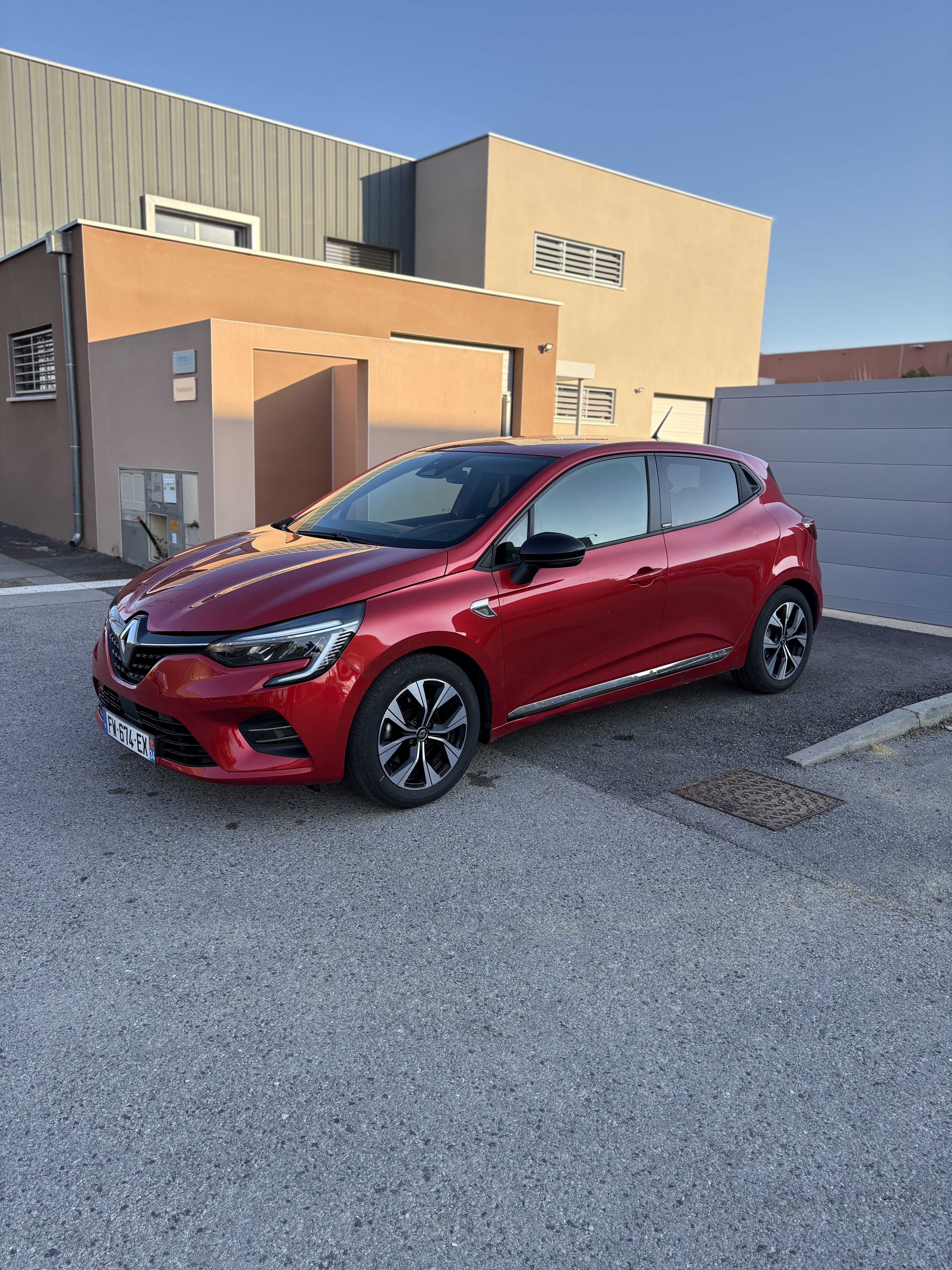 Renault Clio E-tech avec Climatisation