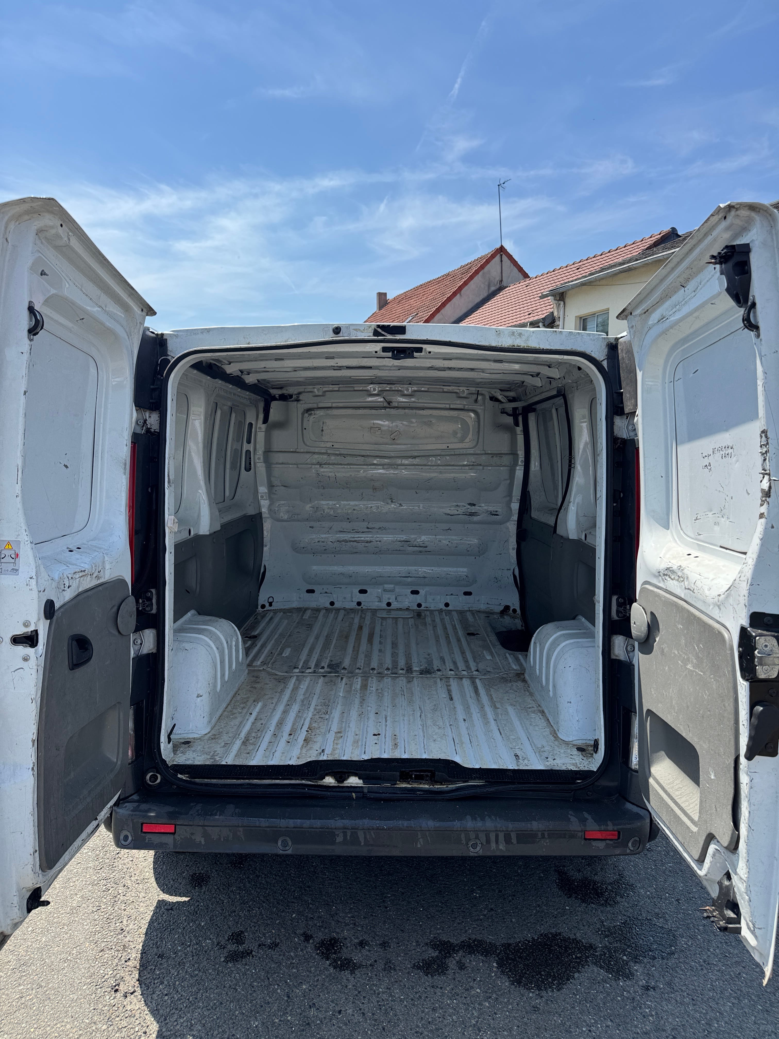 Renault Trafic avec Autoradio
