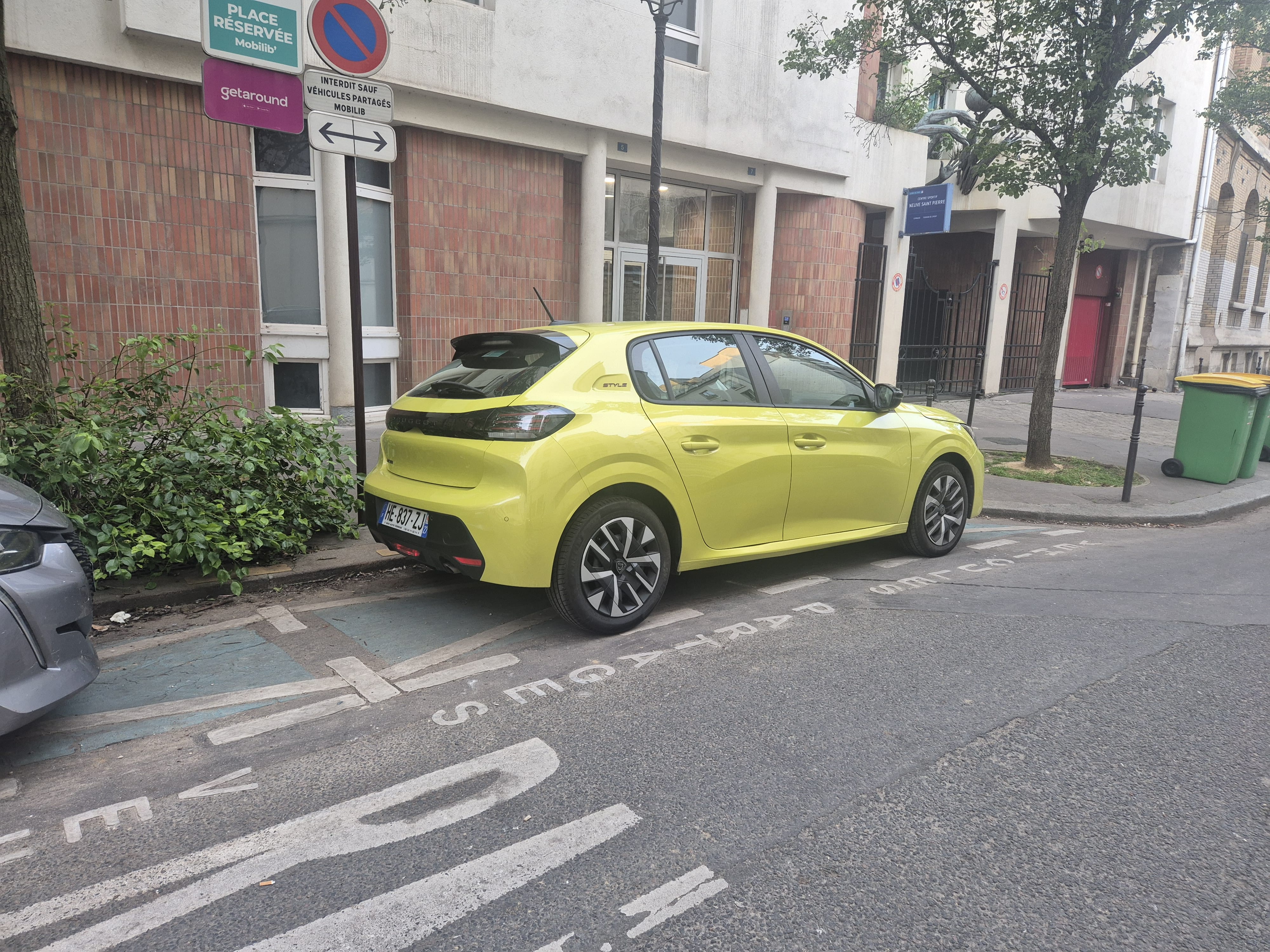 Peugeot 208 avec Caméra de recul