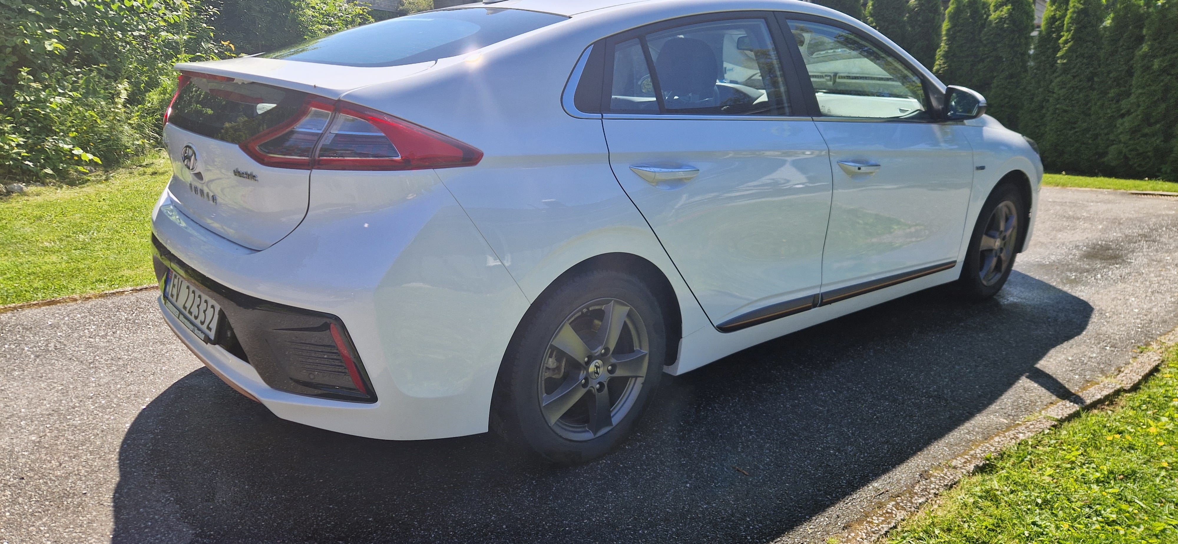 Hyundai Ioniq med GPS