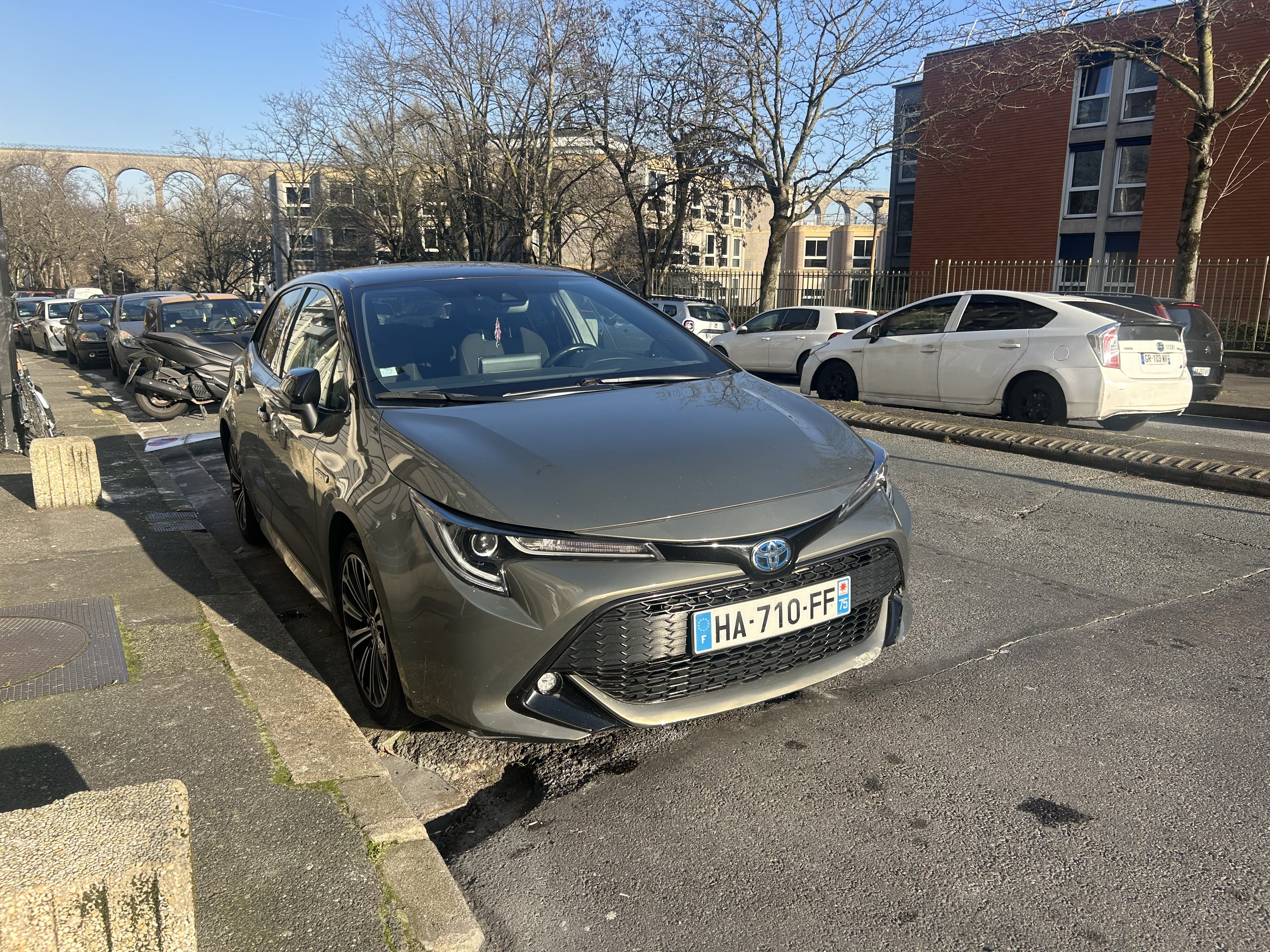 Toyota Corolla Hybride, 2020, Essence 95 / Électrique (hybride), automatique