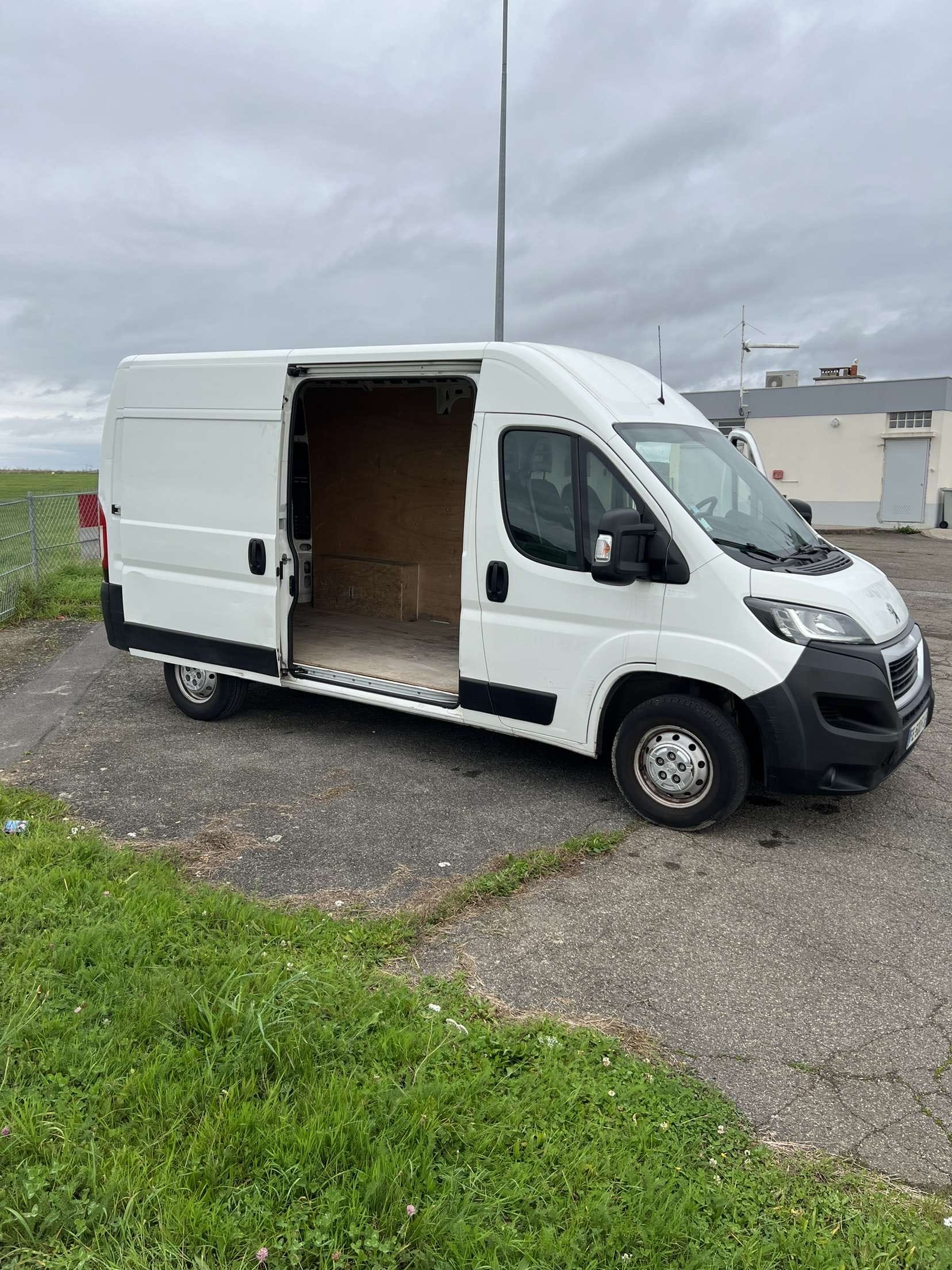 Peugeot Boxer avec Climatisation
