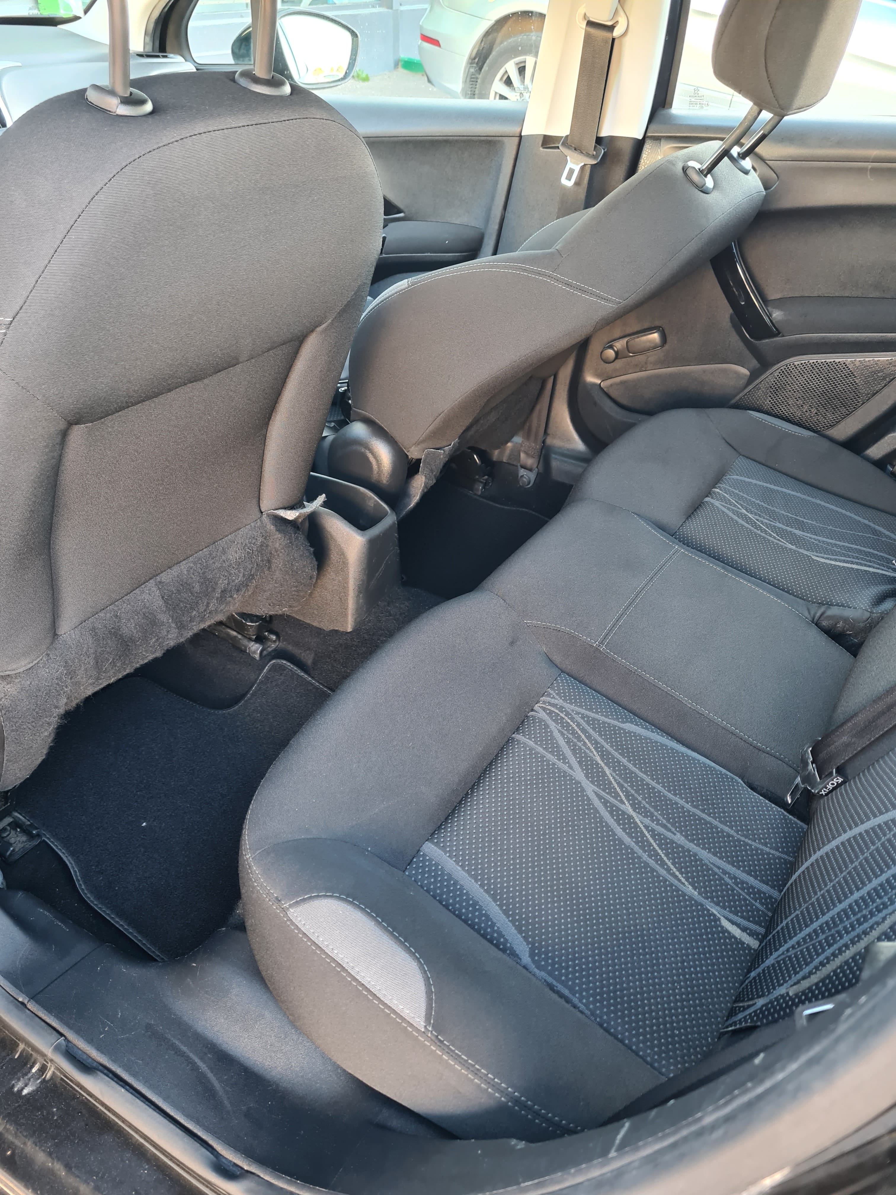 Peugeot 208 1.6 hdi confort climatisation 92cv avec Chaines