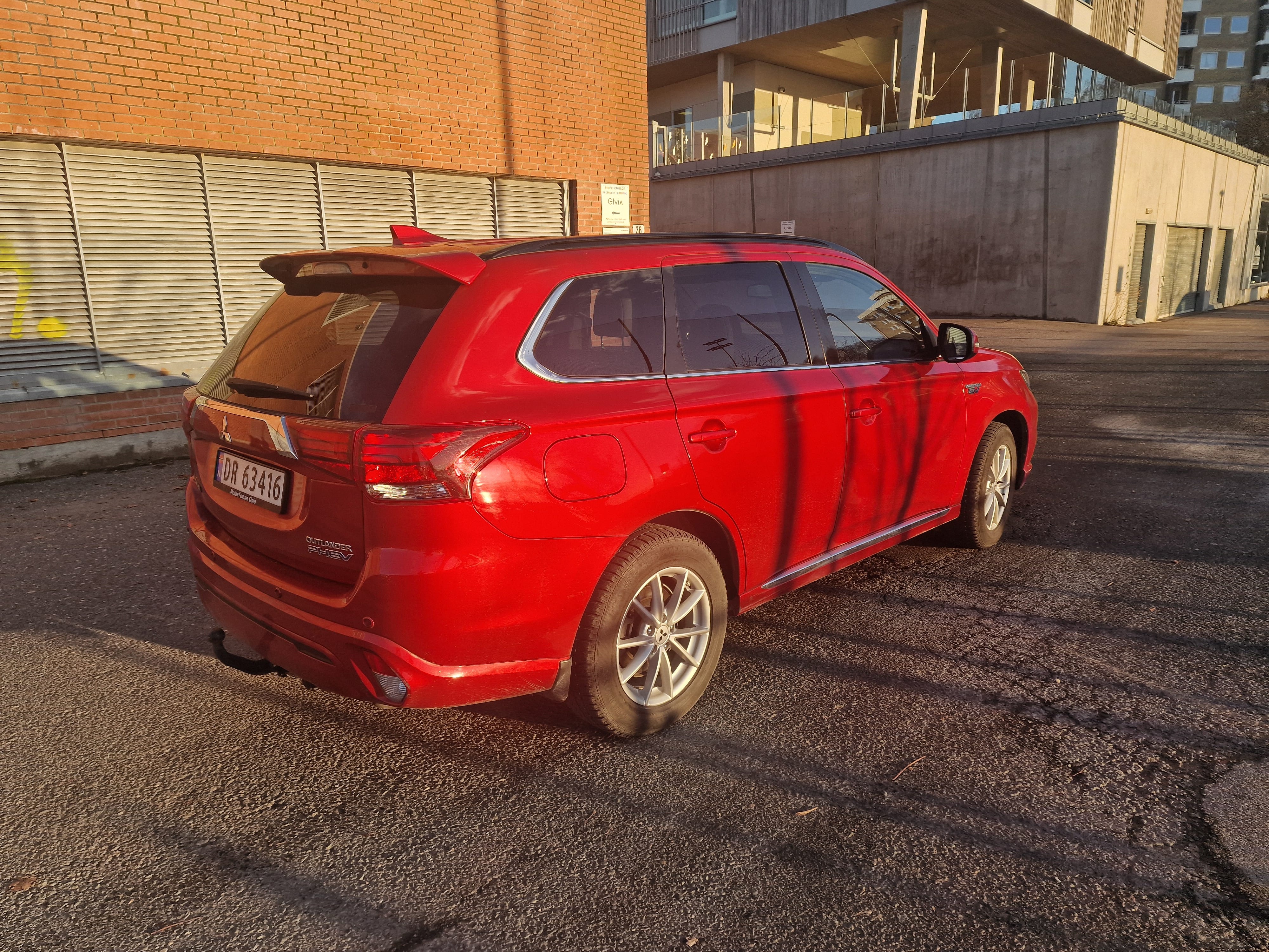 Mitsubishi Outlander SE 5 S PHEV 2.4 WD SE med GPS