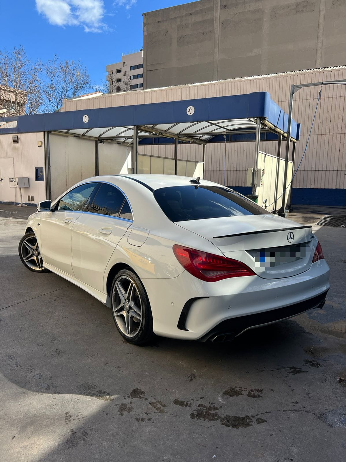 Mercedes-Benz Clase CLA 200d mit Navigationsgerät