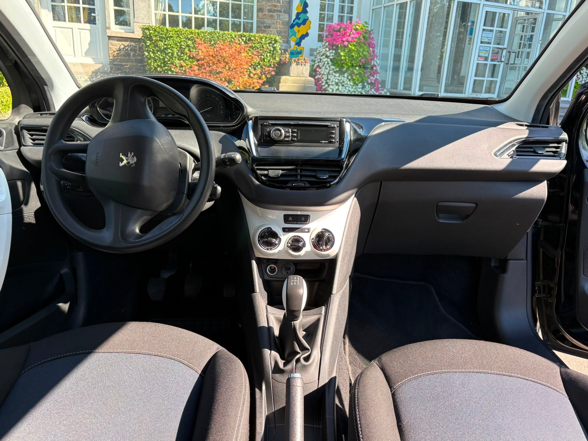 Peugeot 208 Like met Autoradio