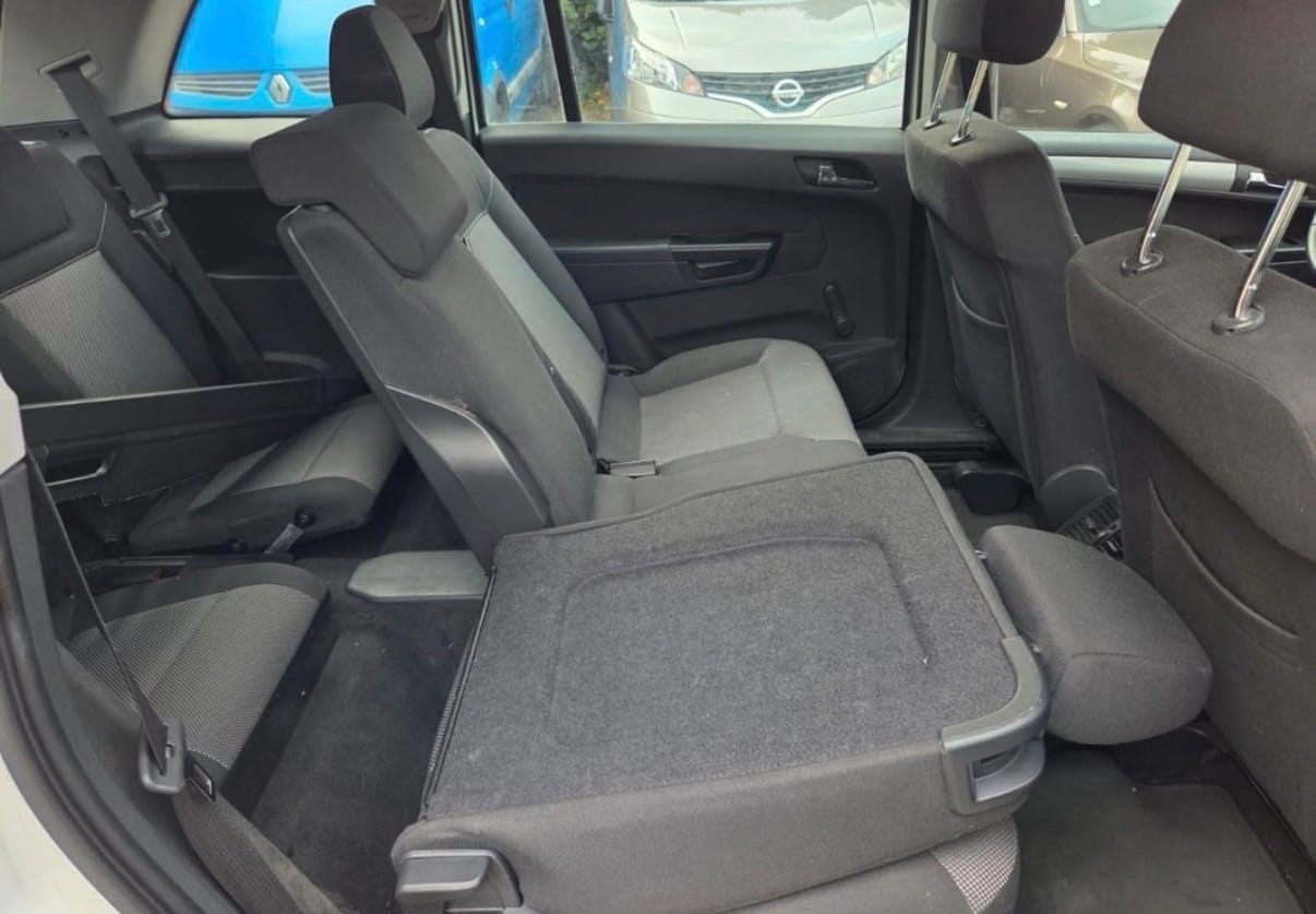 Opel Zafira Tourer avec Siège bébé