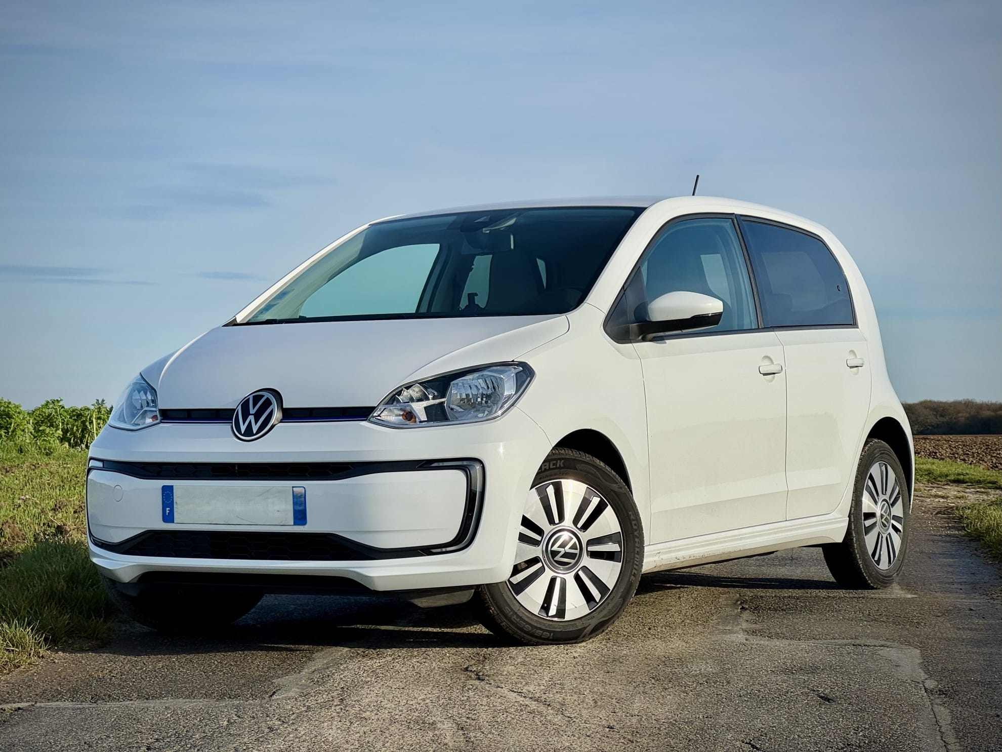 Volkswagen e-Up ! Charge Rapide - Stationnement Gratuit Paris et Malakoff, 2021, Électrique, automatique