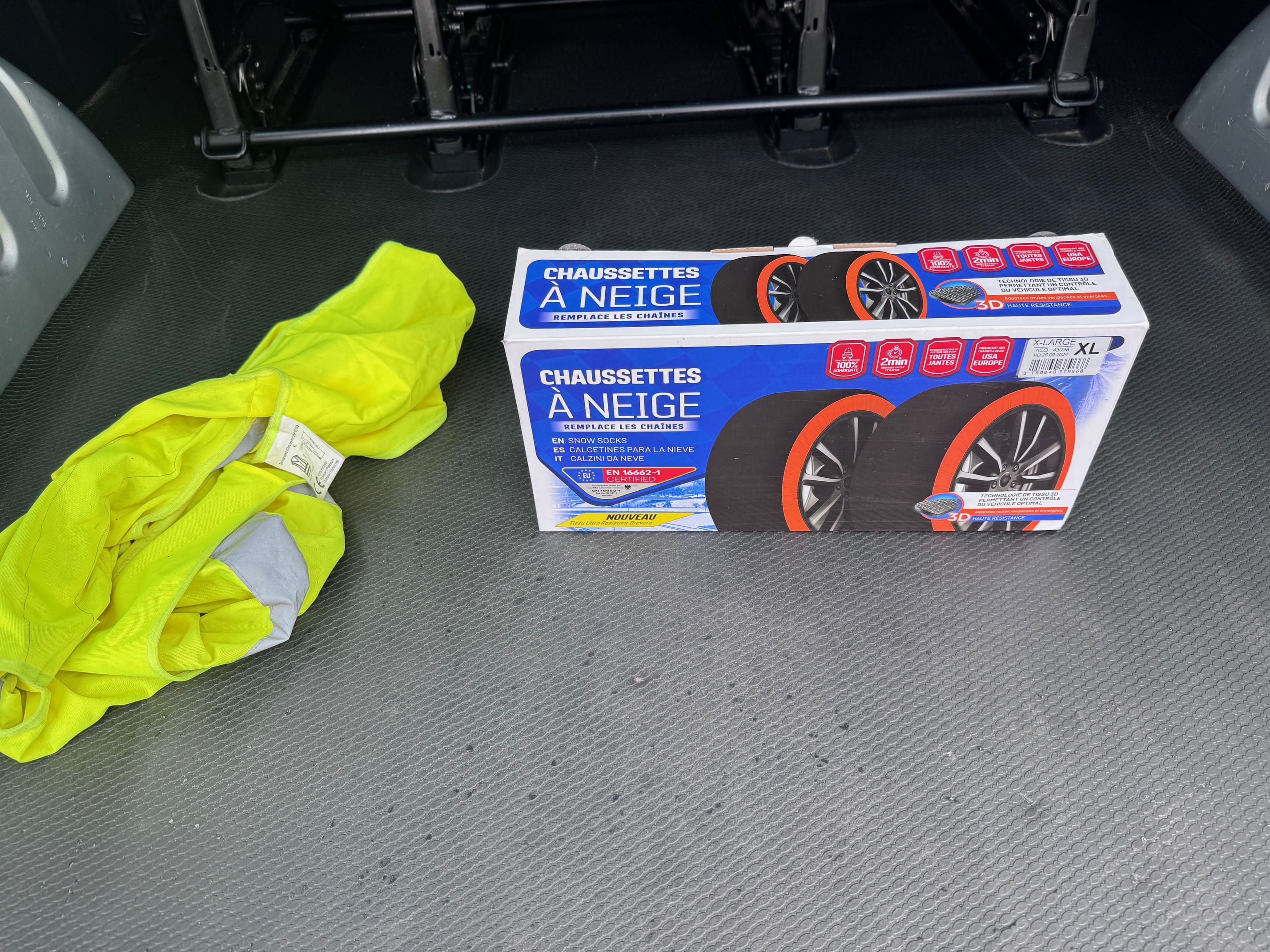 Opel Vivaro Combi avec Entrée audio / iPod