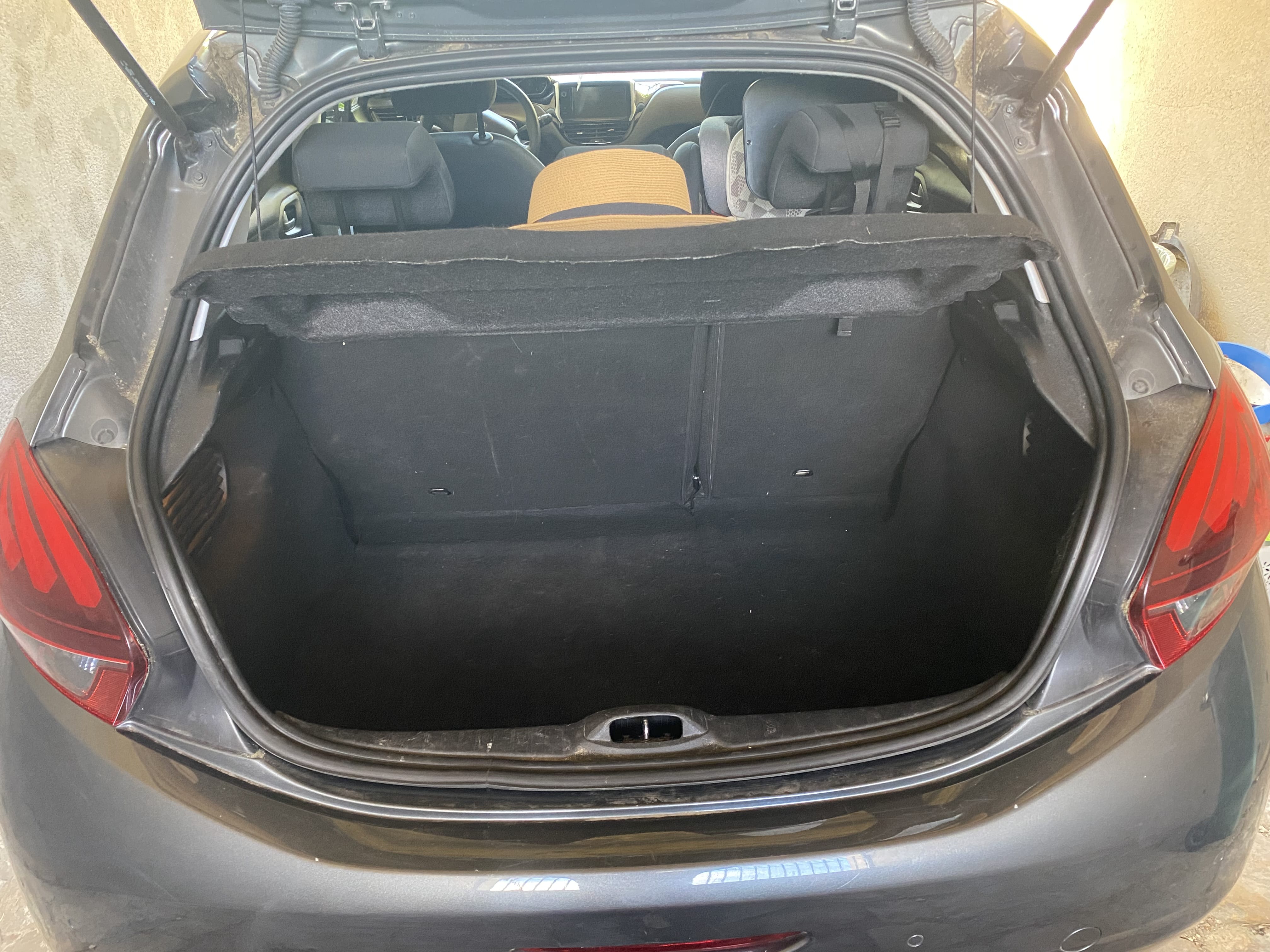 Peugeot 208 Active Suréquipée + avec Audio Bluetooth