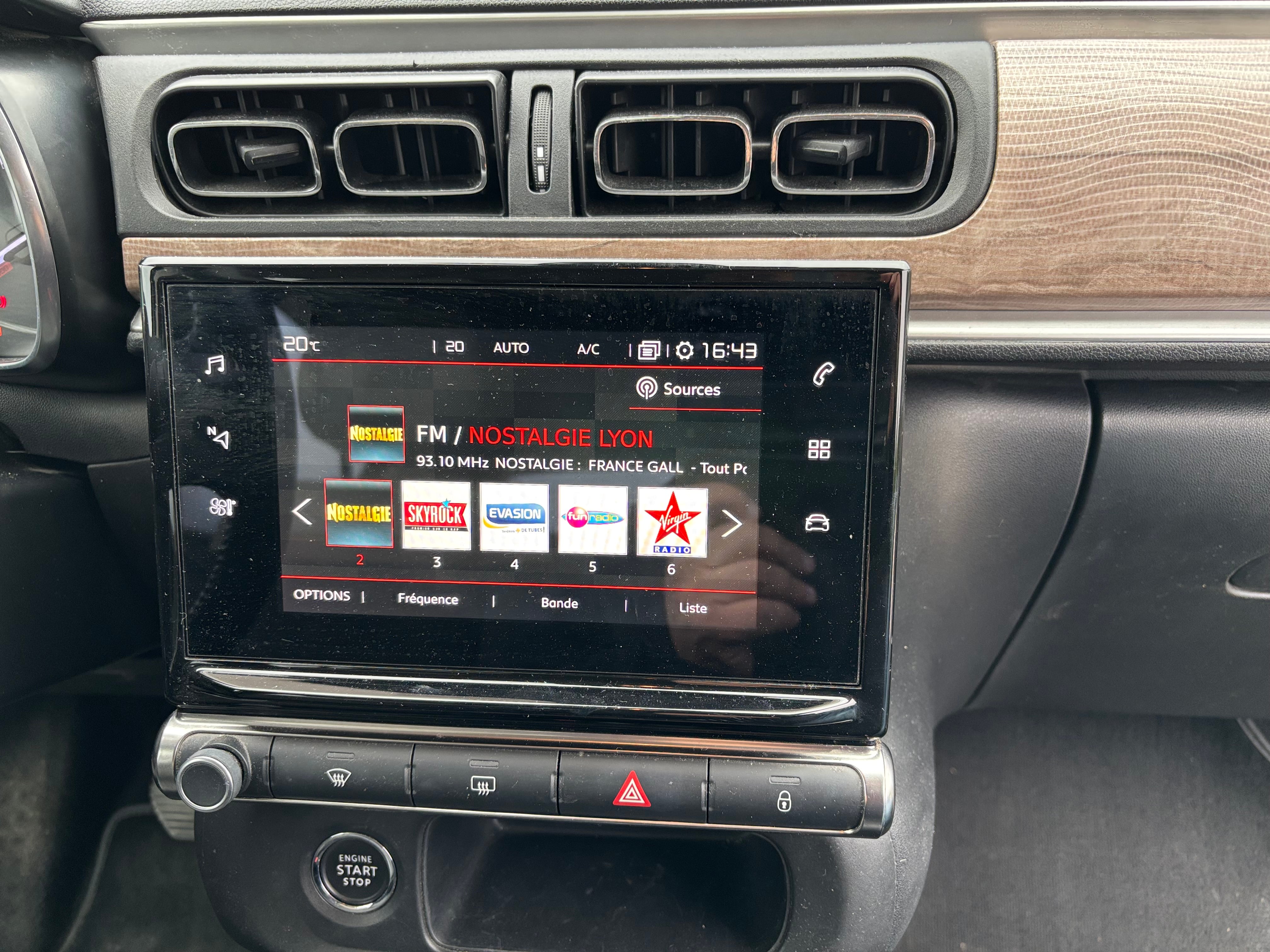 Citroen C3 1,2 110 cv EAT6 avec GPS