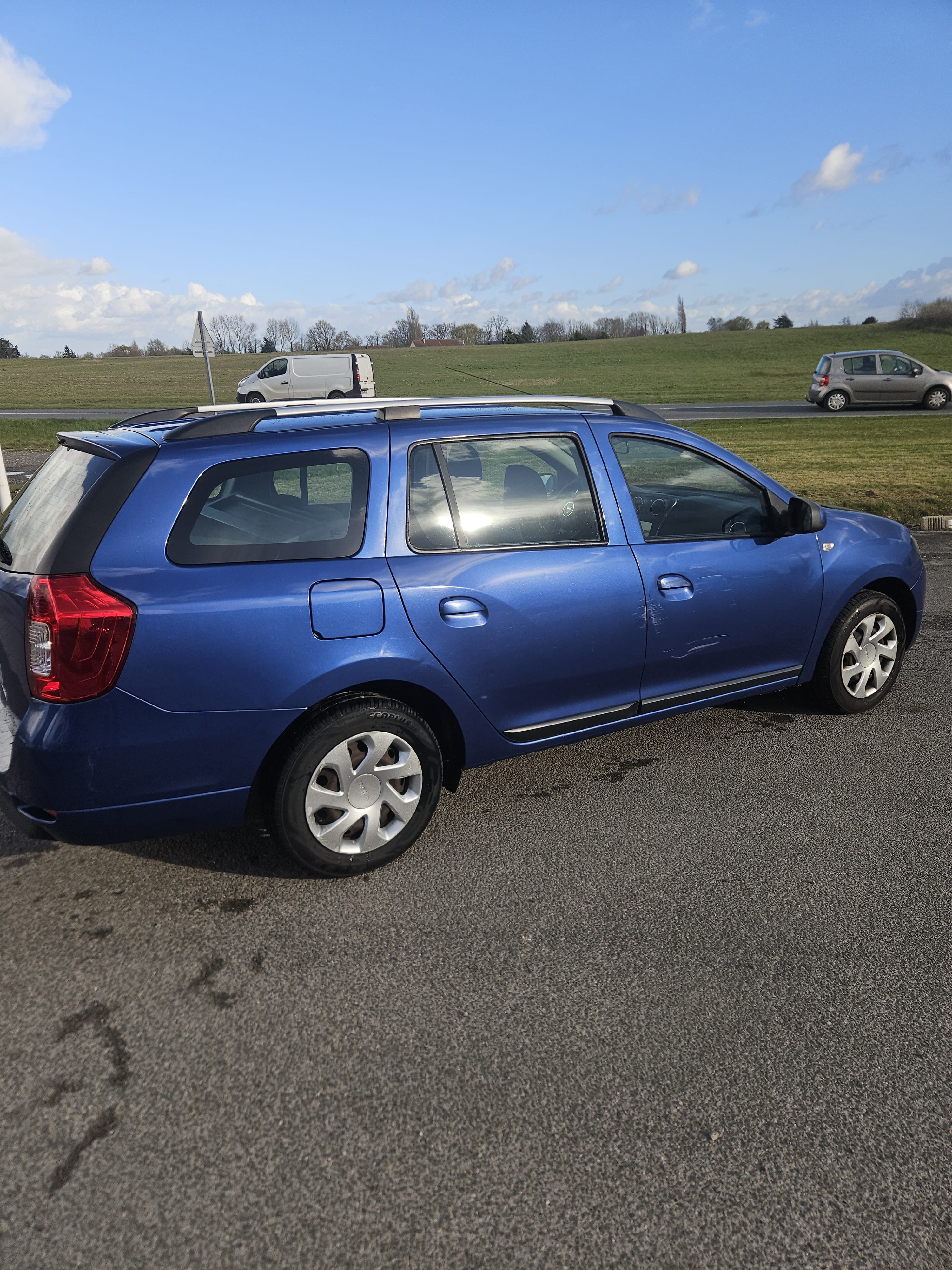 Dacia Logan MCV avec GPS