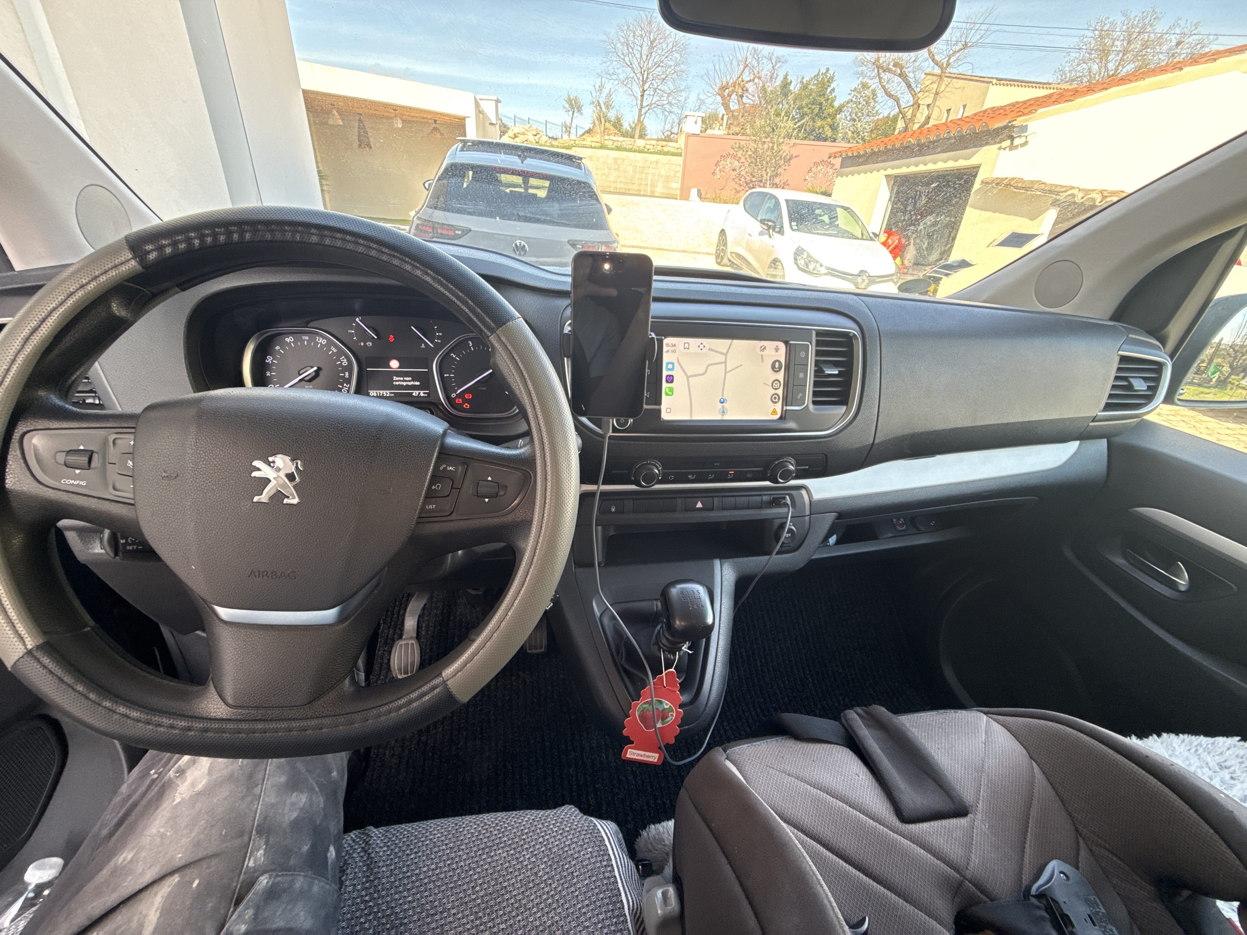 Peugeot Traveller avec GPS