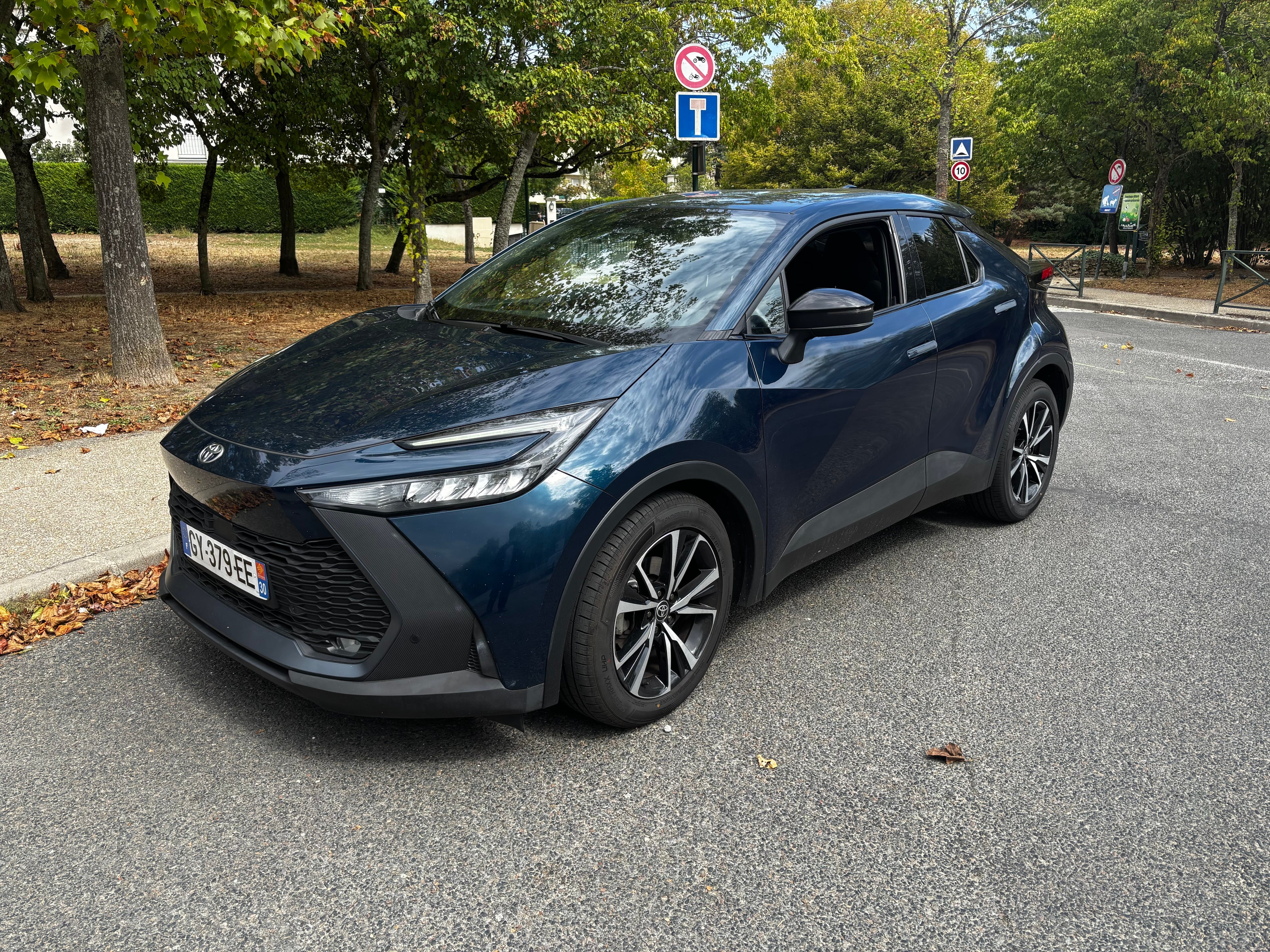 Toyota C-HR Hybrid, 2024, Essence 95 / Électrique (hybride), automatique